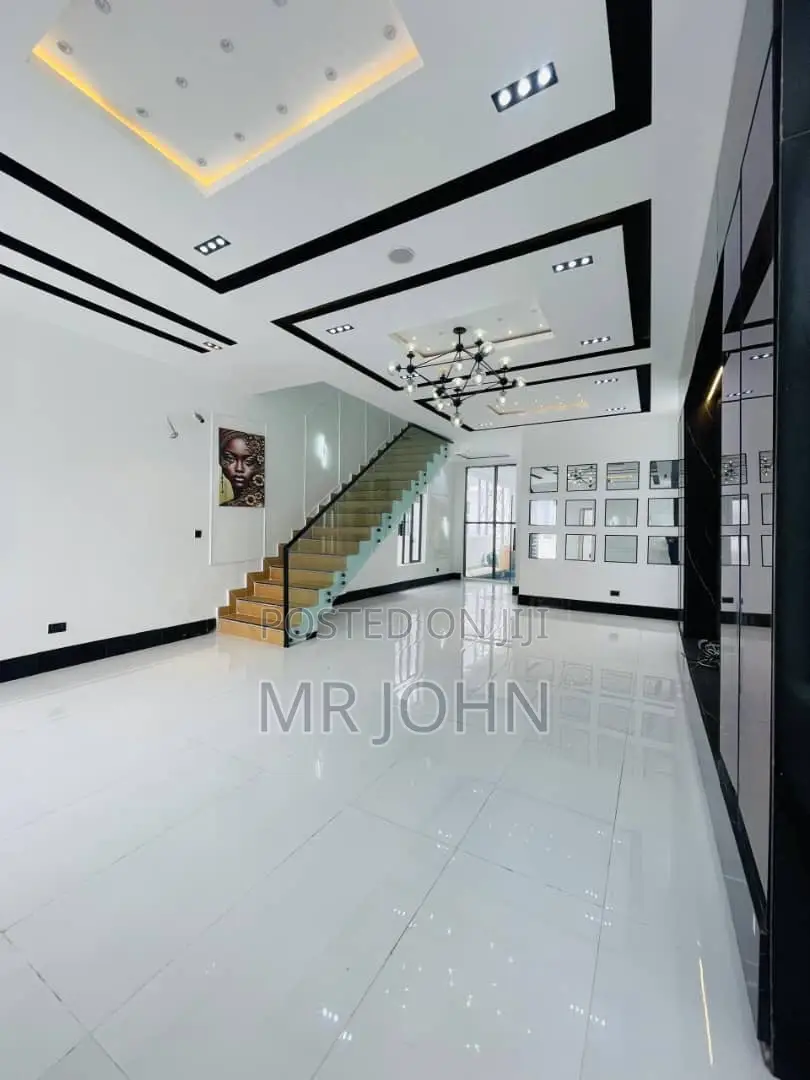 5bdrm Mansion in Ajah Lekki for sale in Ajah