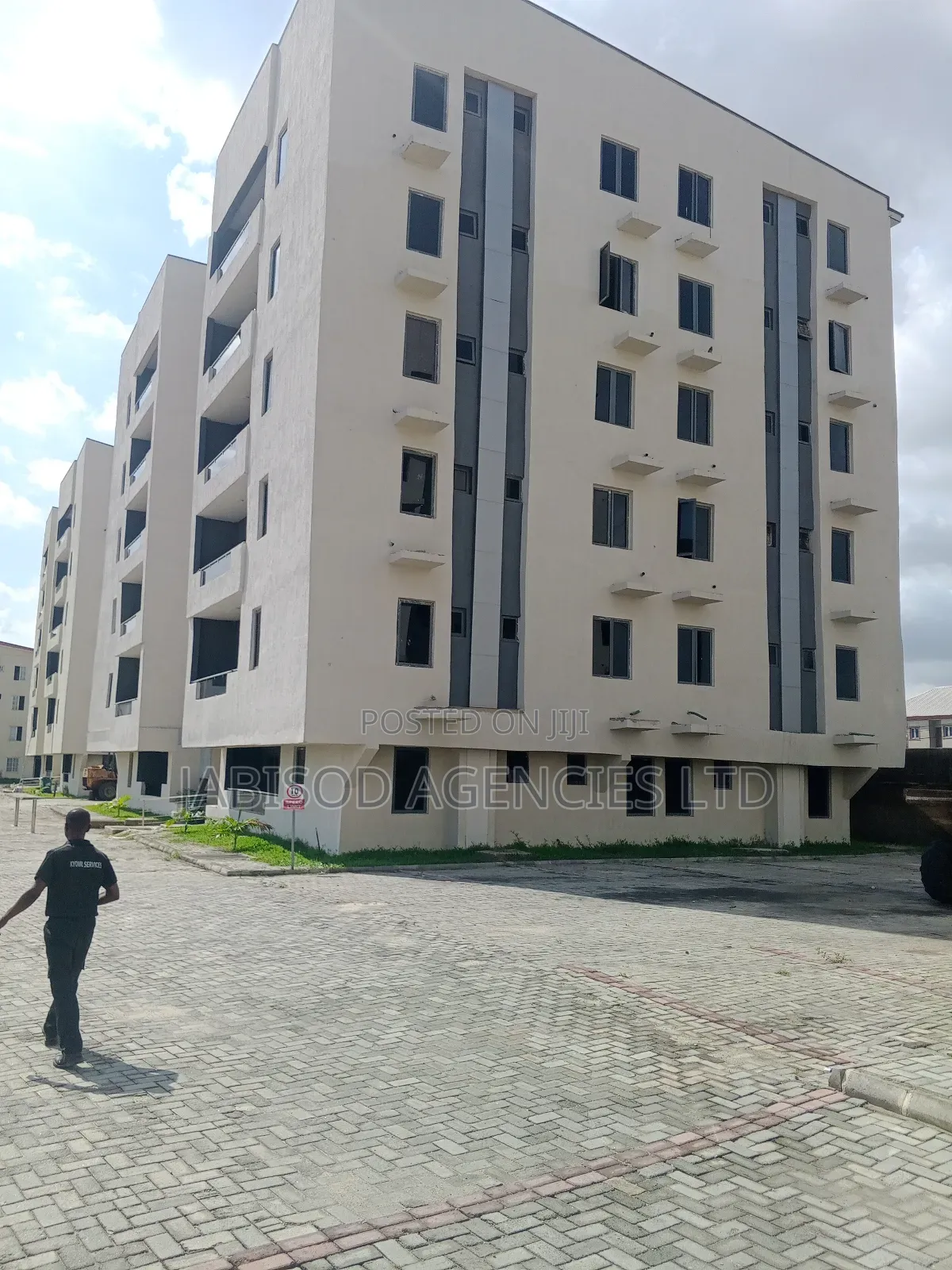 2bdrm Block of Flats in Greater Lagos County, Ogunlana for sale in Ogunlana