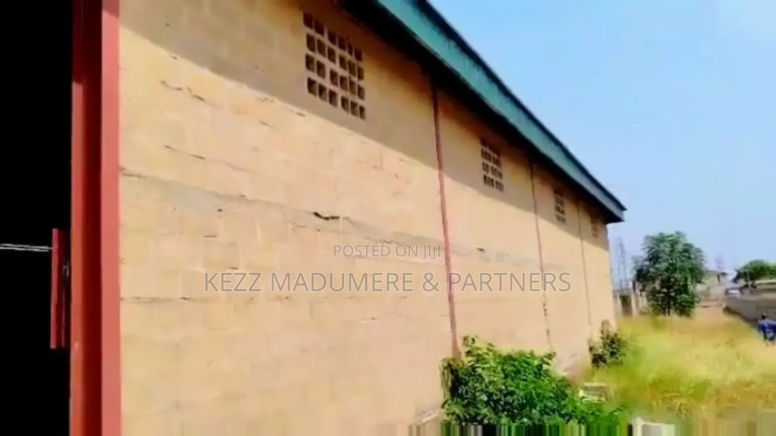 For Sale : 1000 Sqmts Warehouse On 6000 Sqmts Off Airport Rd, Enugu in Enugu