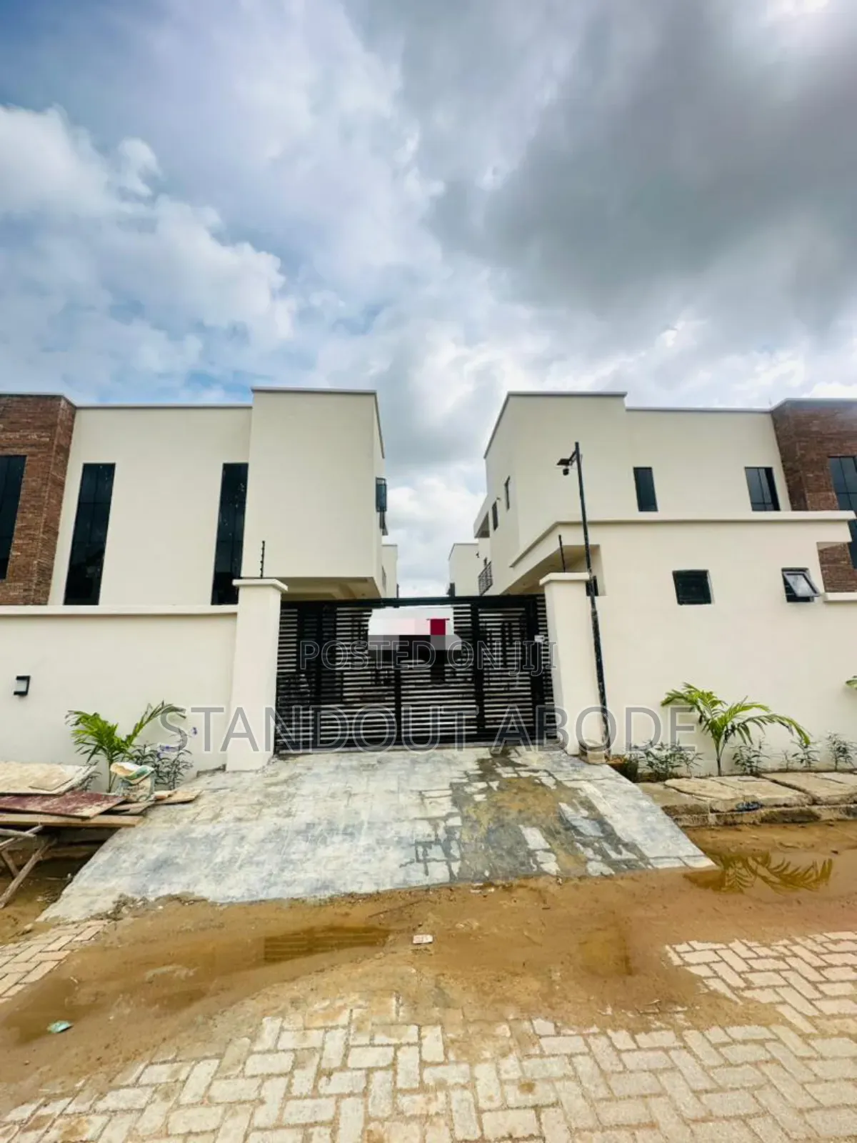 4bdrm Duplex in Inside An Estate, Isheri North for sale in Isheri North