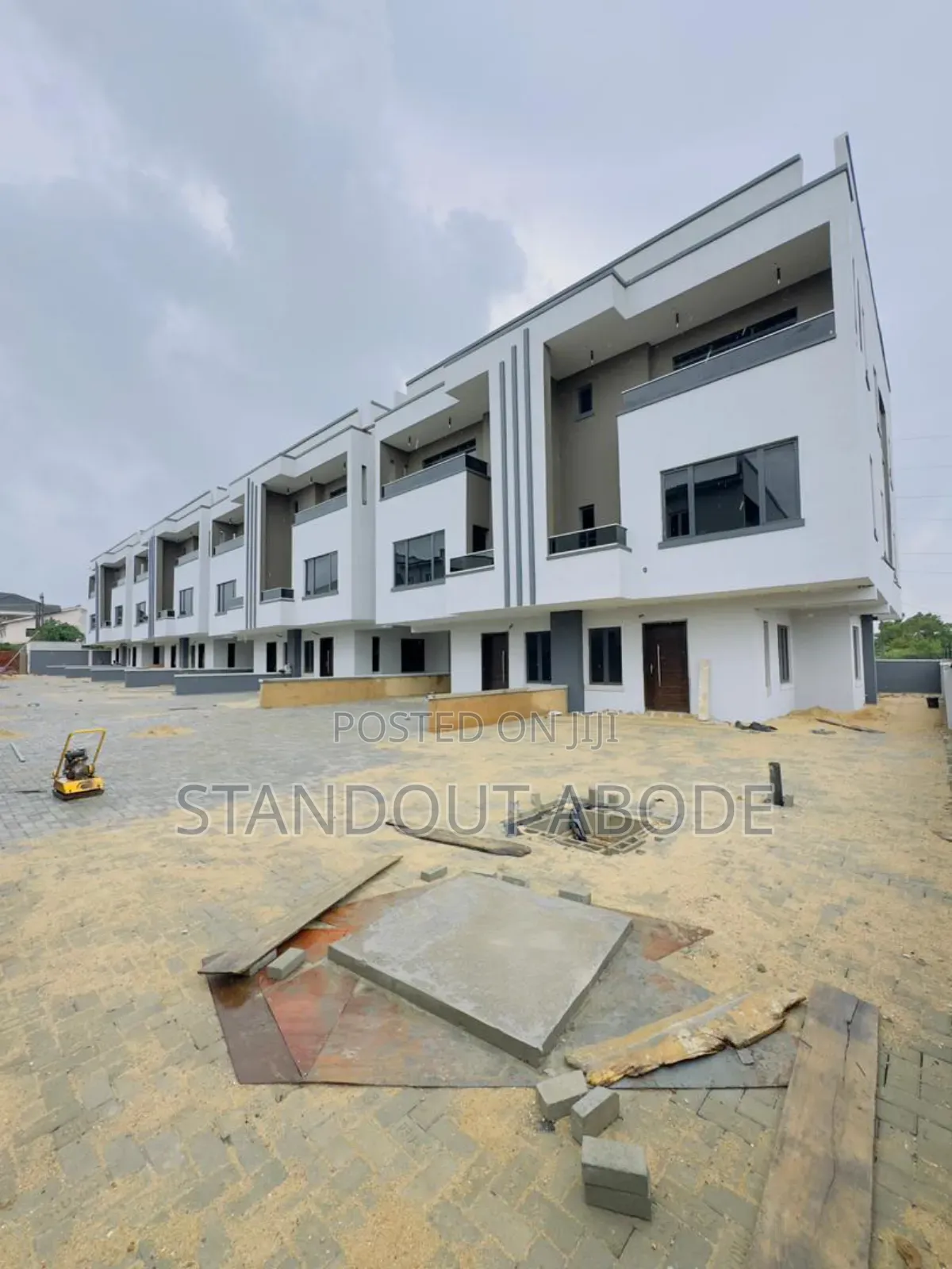 4bdrm Duplex in Inside An Estate, Ogudu GRA for sale in Ogudu GRA