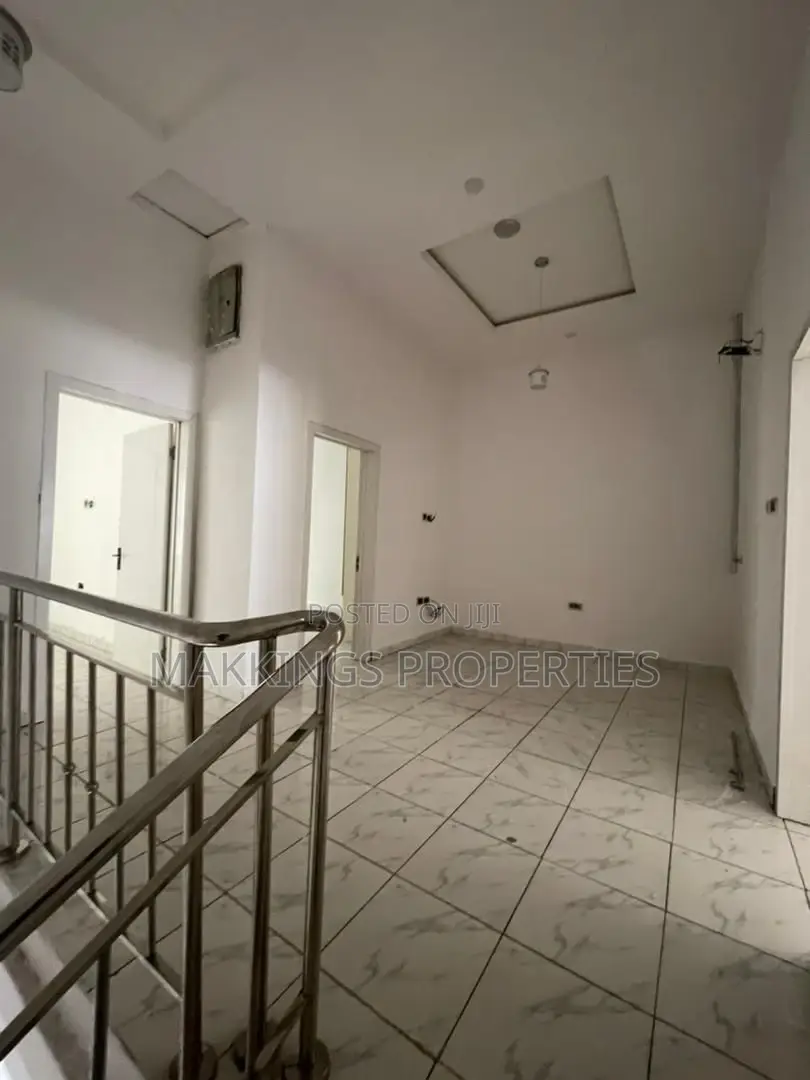 4bdrm Duplex in Ikota for rent in Ikota