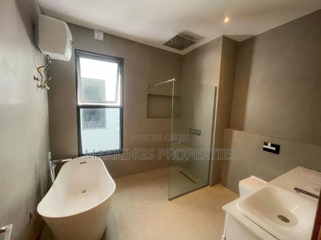 5bdrm Duplex in Nicon Town for sale in Nicon Town