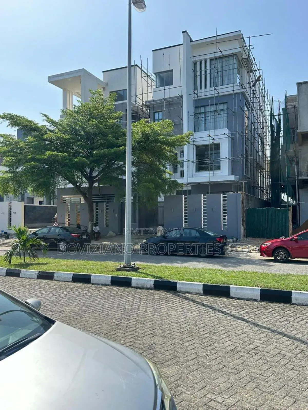 5bdrm Duplex in Banana Island for sale in Banana Island