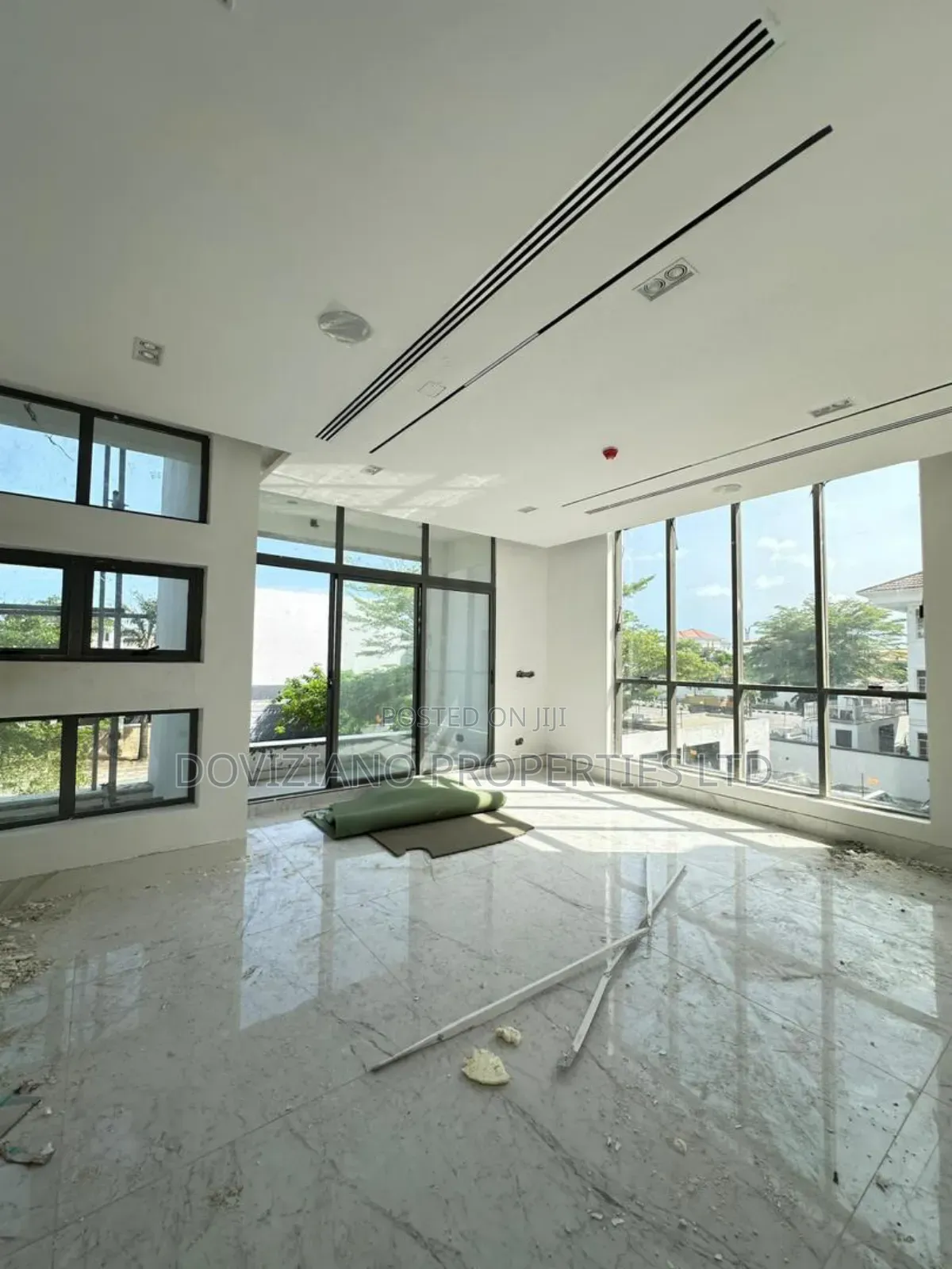 5bdrm Duplex in Banana Island for sale in Banana Island