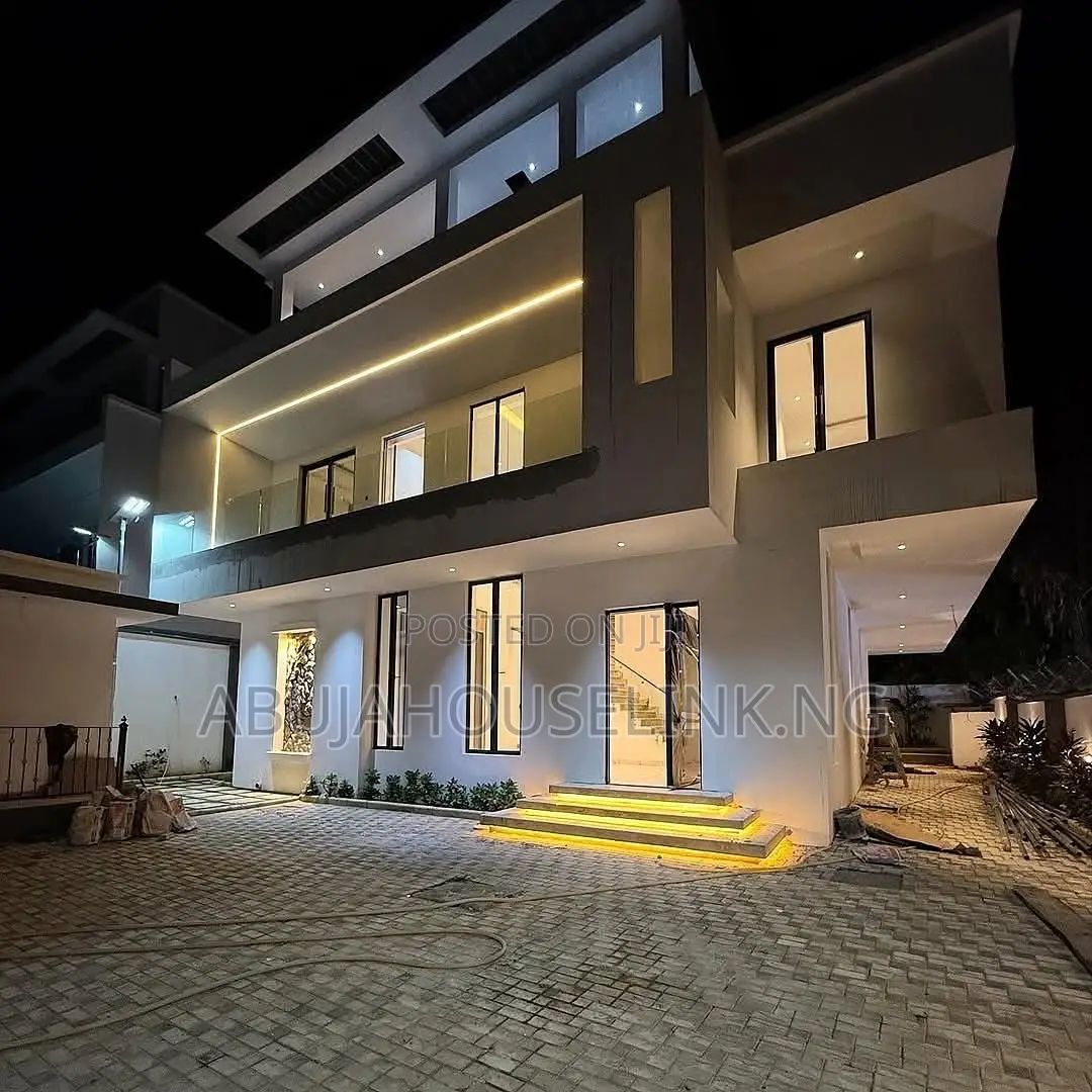 5bdrm Duplex in Maitama Main Abuja for sale in Maitama