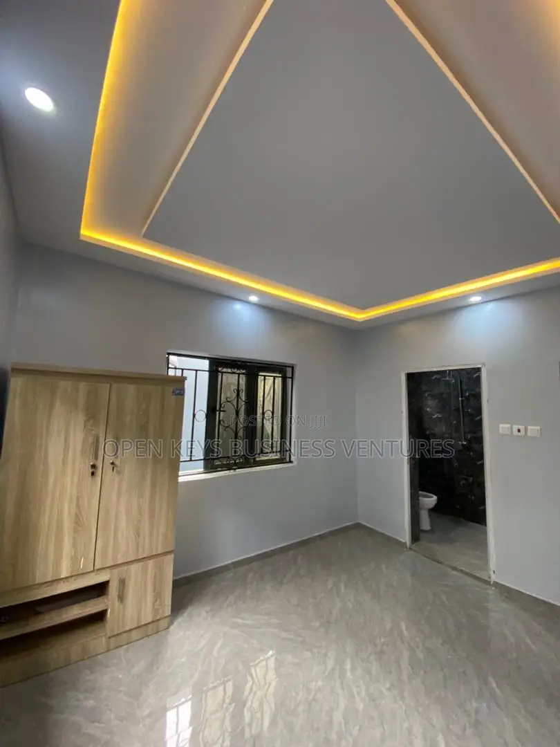 3bdrm Bungalow in Ateere, Kasunmu Road, Akala Express for sale in Akala Express