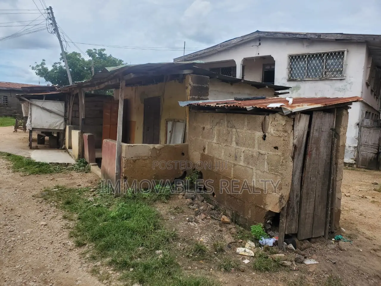 16bdrm Apartment in Obasanjo Way, Abeokuta North for sale in Abeokuta North