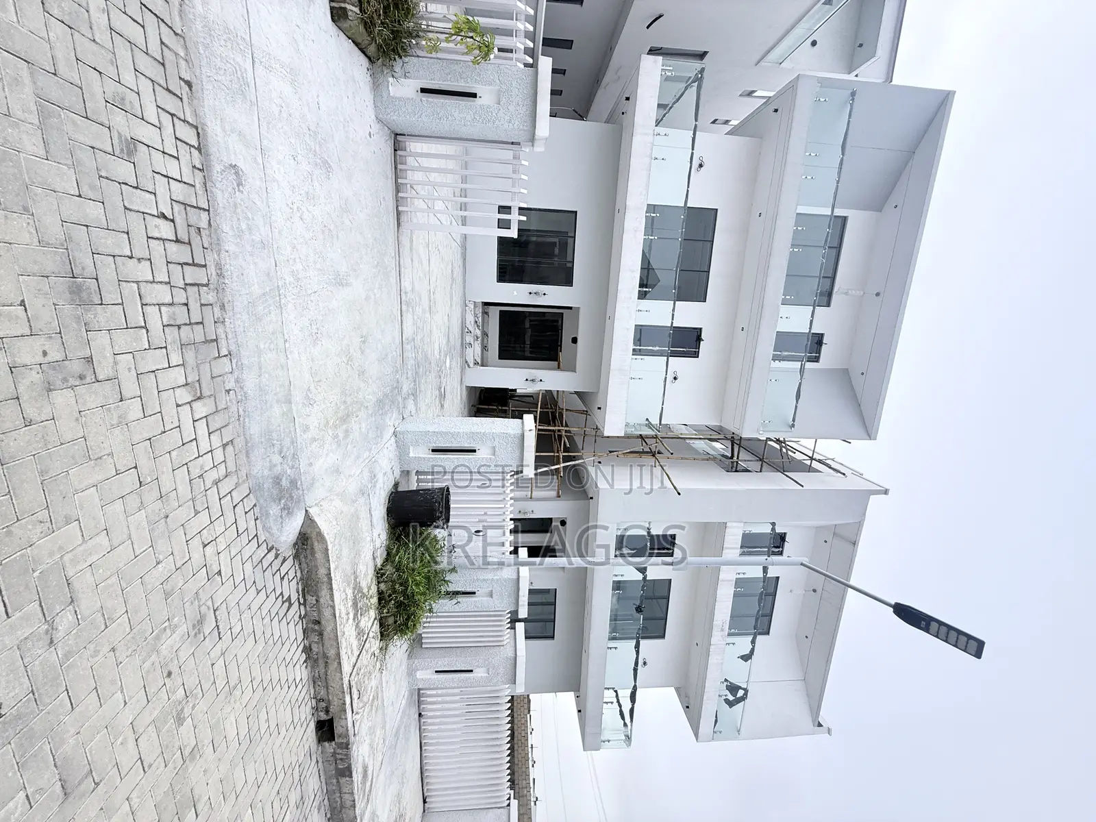 5bdrm Duplex in Osapa london for sale in Osapa london