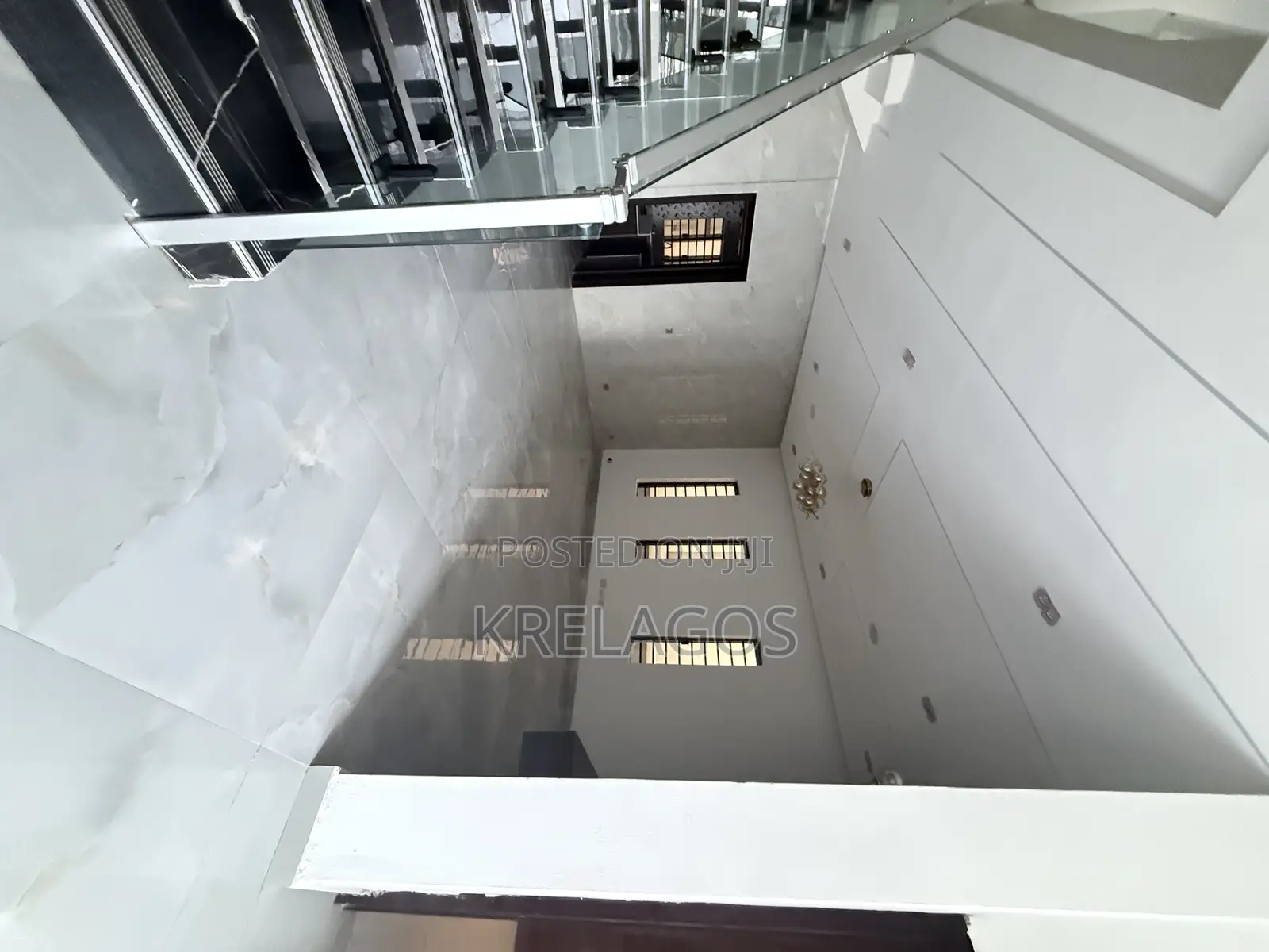 5bdrm Duplex in Osapa london for sale in Osapa london