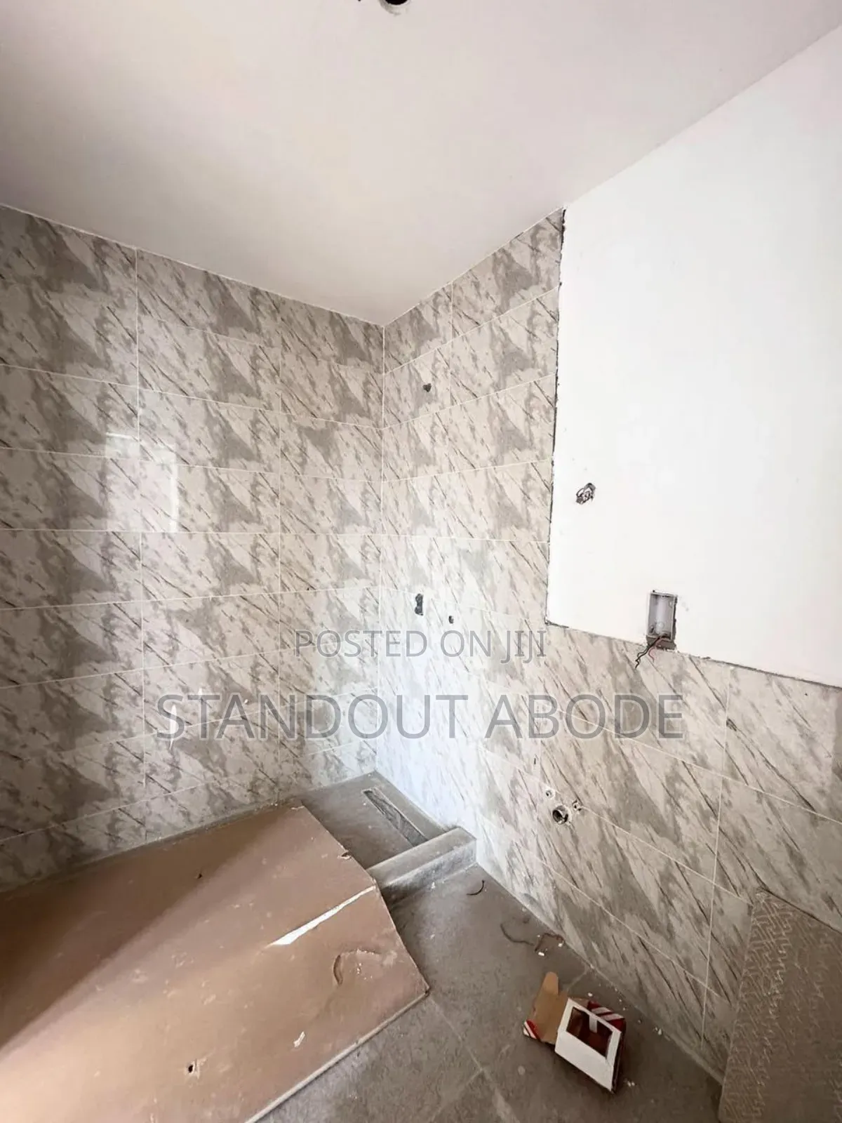 3bdrm Apartment in Secure Estate, Victoria Island for sale in Victoria Island