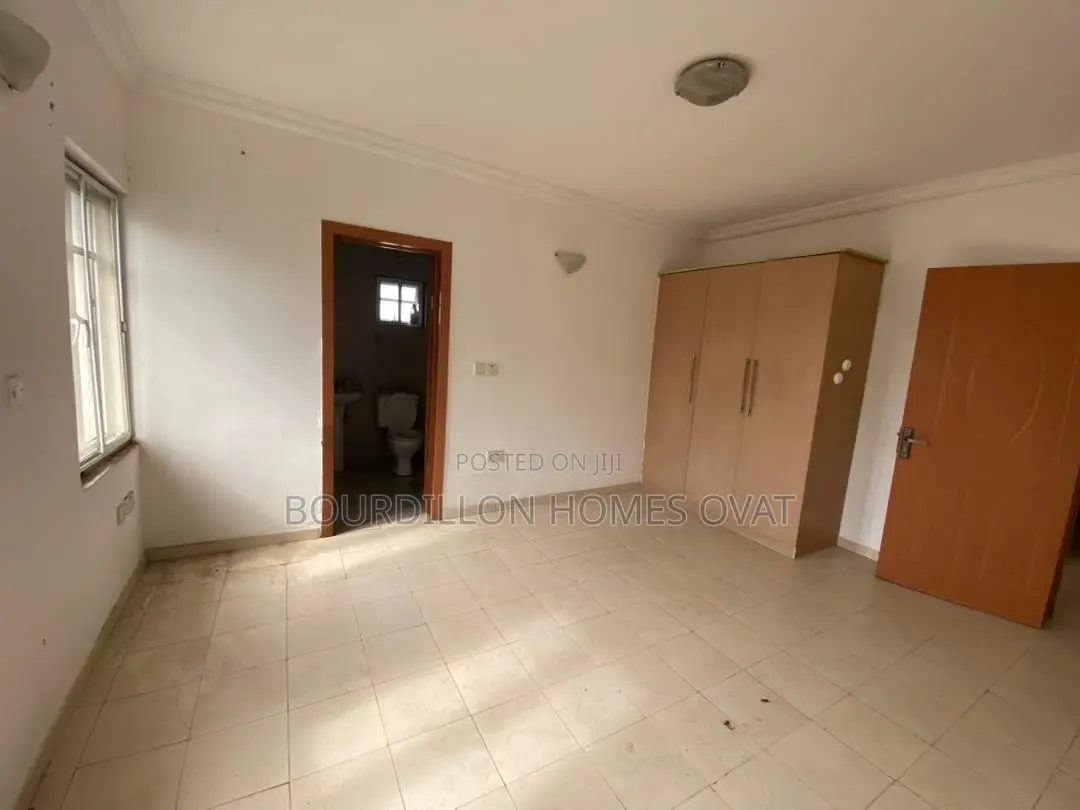 3bdrm Apartment in Victoria Island for sale in Victoria Island