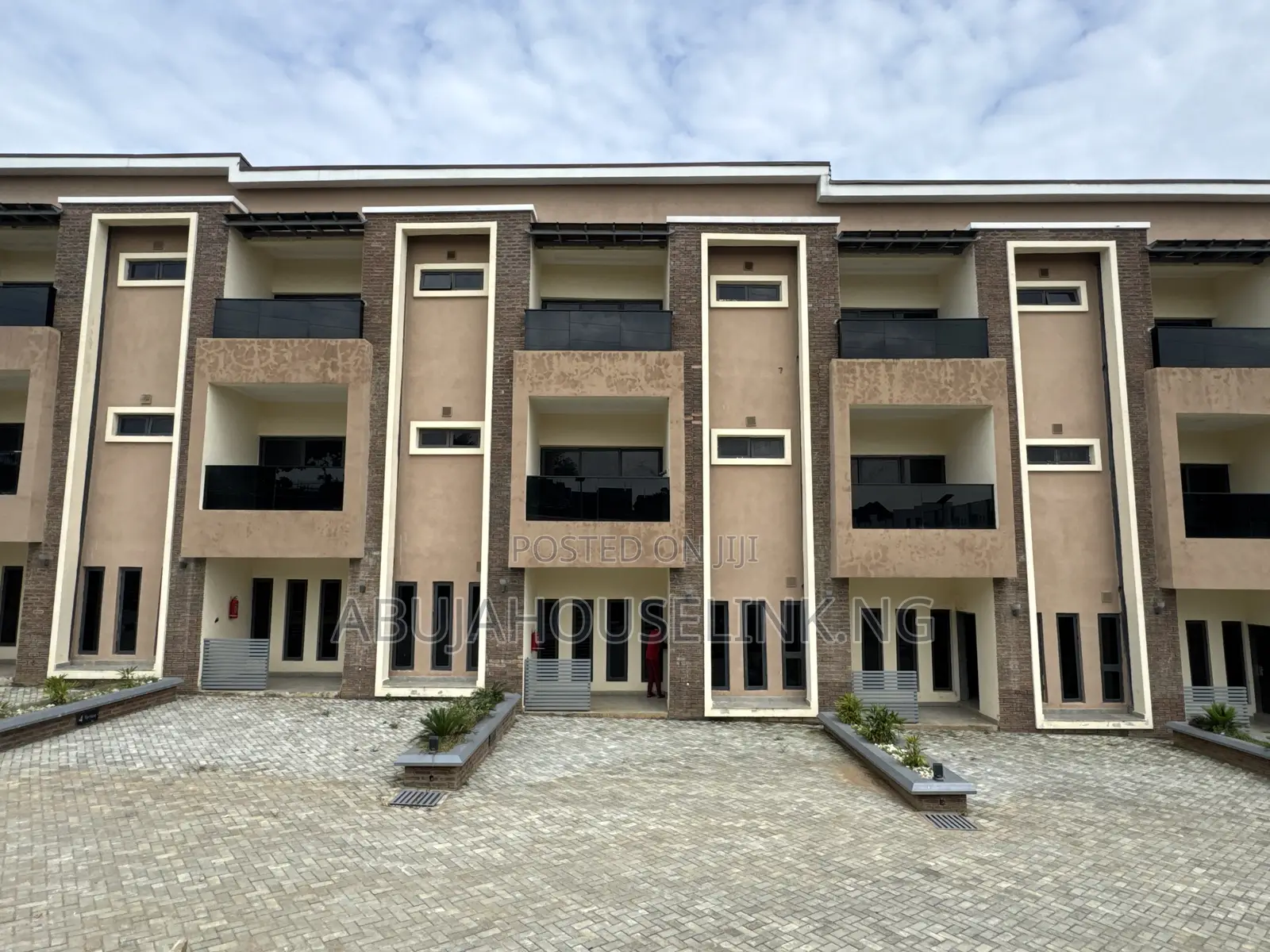 4bdrm Townhouse/Terrace in Guzape Diplomatic for sale in Guzape District