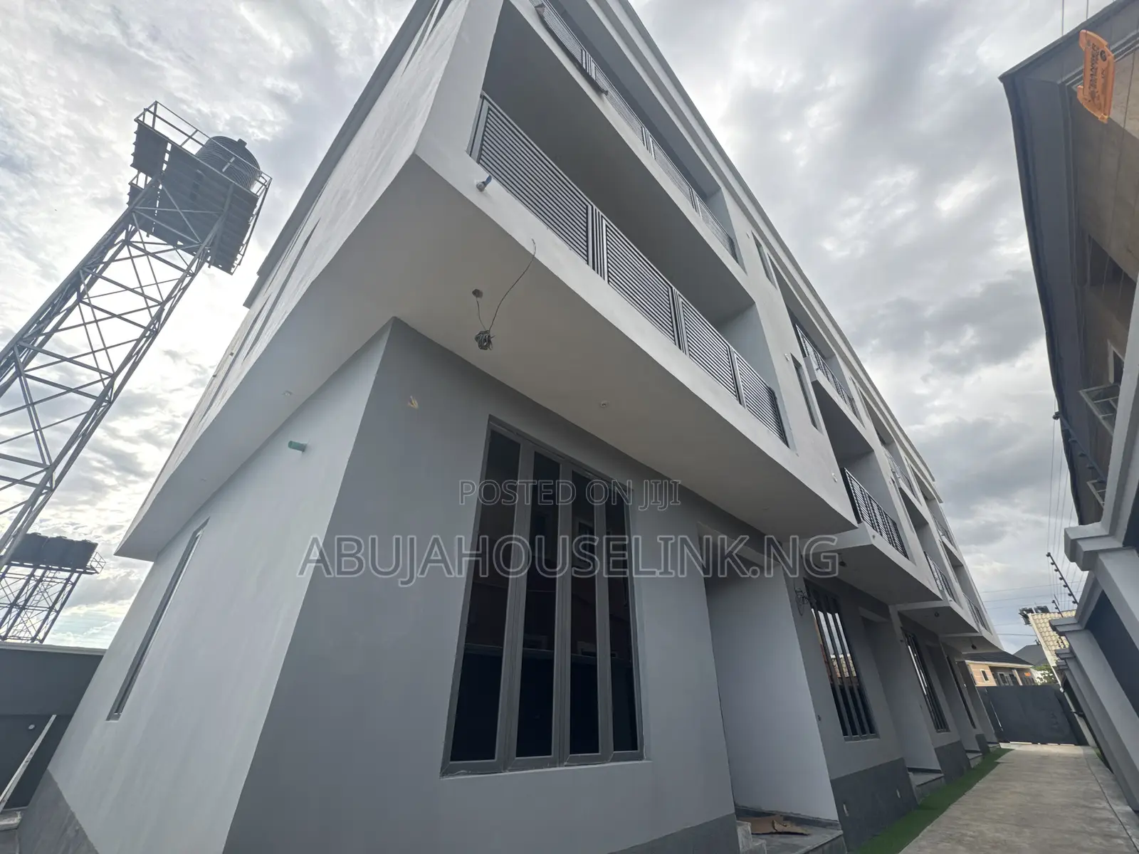 4bdrm Townhouse/Terrace in Apo Resettlement for sale in Apo Resettlement