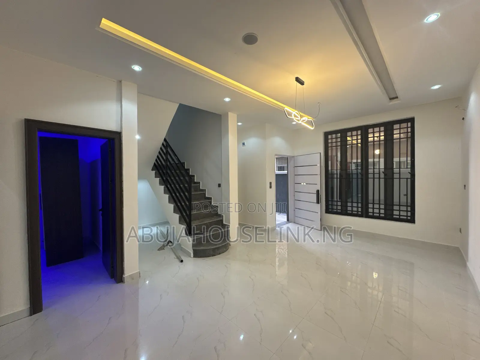 4bdrm Townhouse/Terrace in Apo Resettlement for sale in Apo Resettlement