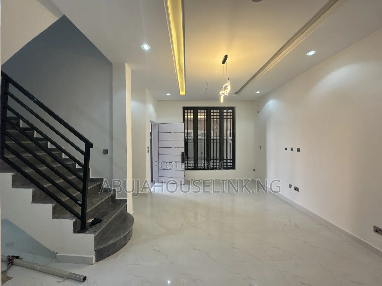 4bdrm Townhouse/Terrace in Apo Resettlement for sale in Apo Resettlement
