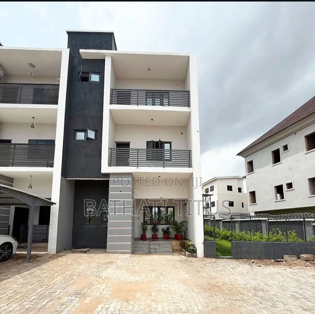 4bdrm Duplex in Life Camp for sale in Life Camp