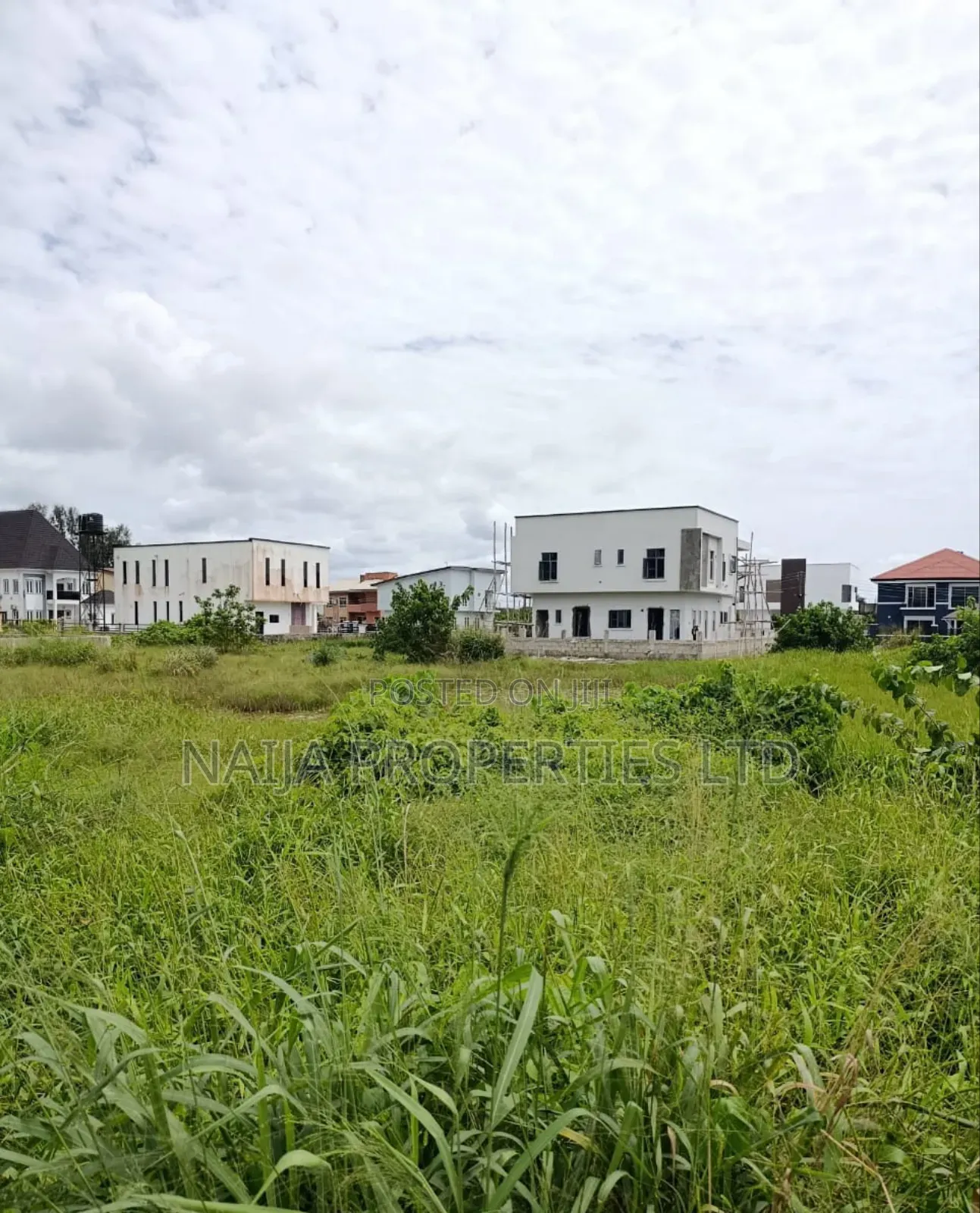 Full Plot of 658sqm at Pearl Garden Estate, Monastery Rd, Sangotedo in Sangotedo