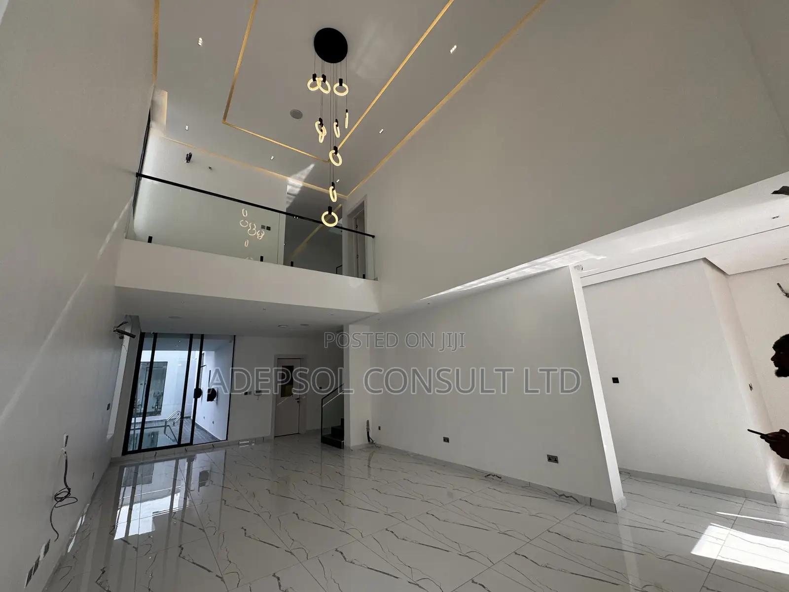5bdrm Duplex in Lekki Phase 1 for sale in Lekki Phase 1