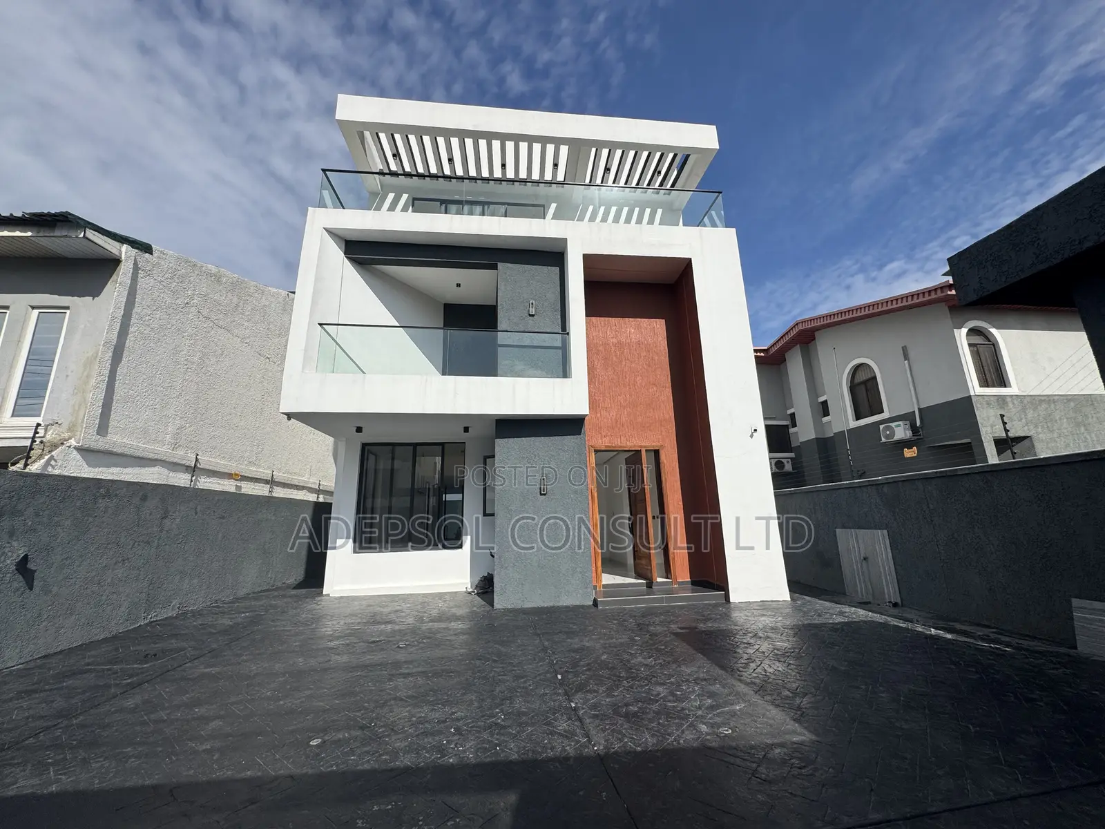 5bdrm Duplex in Lekki Phase 1 for sale in Lekki Phase 1