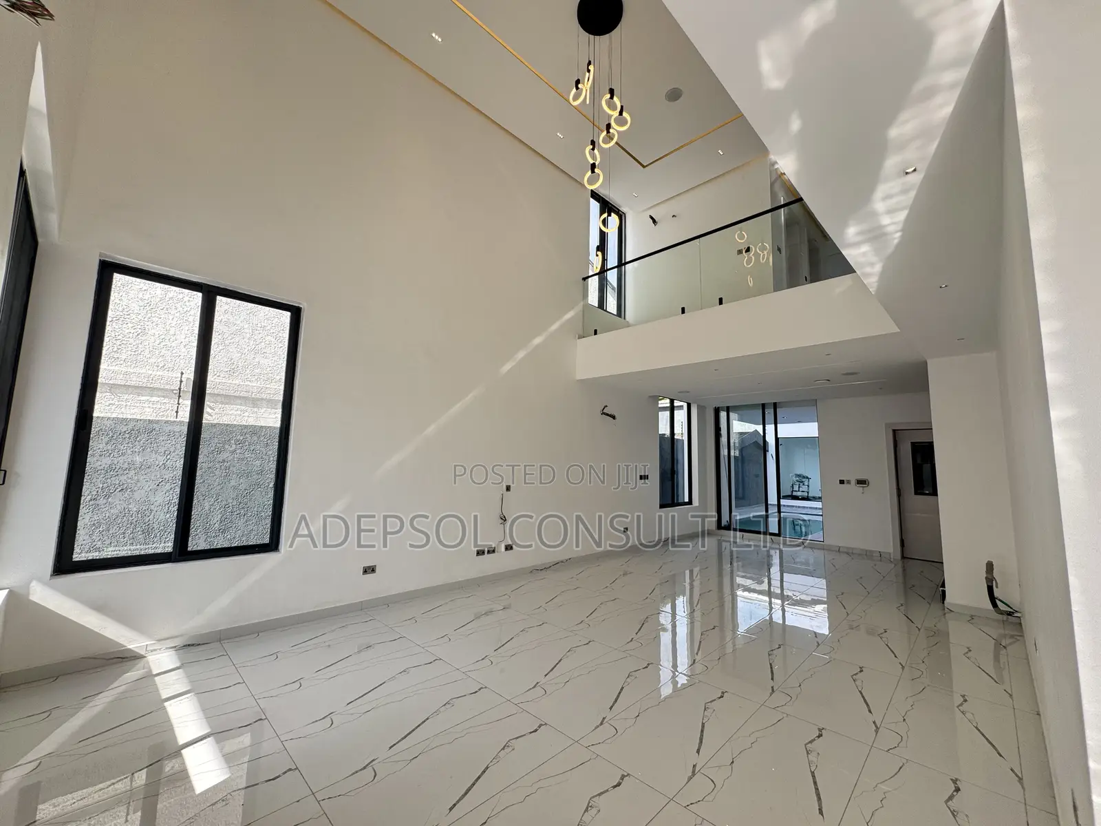 5bdrm Duplex in Lekki Phase 1 for sale in Lekki Phase 1