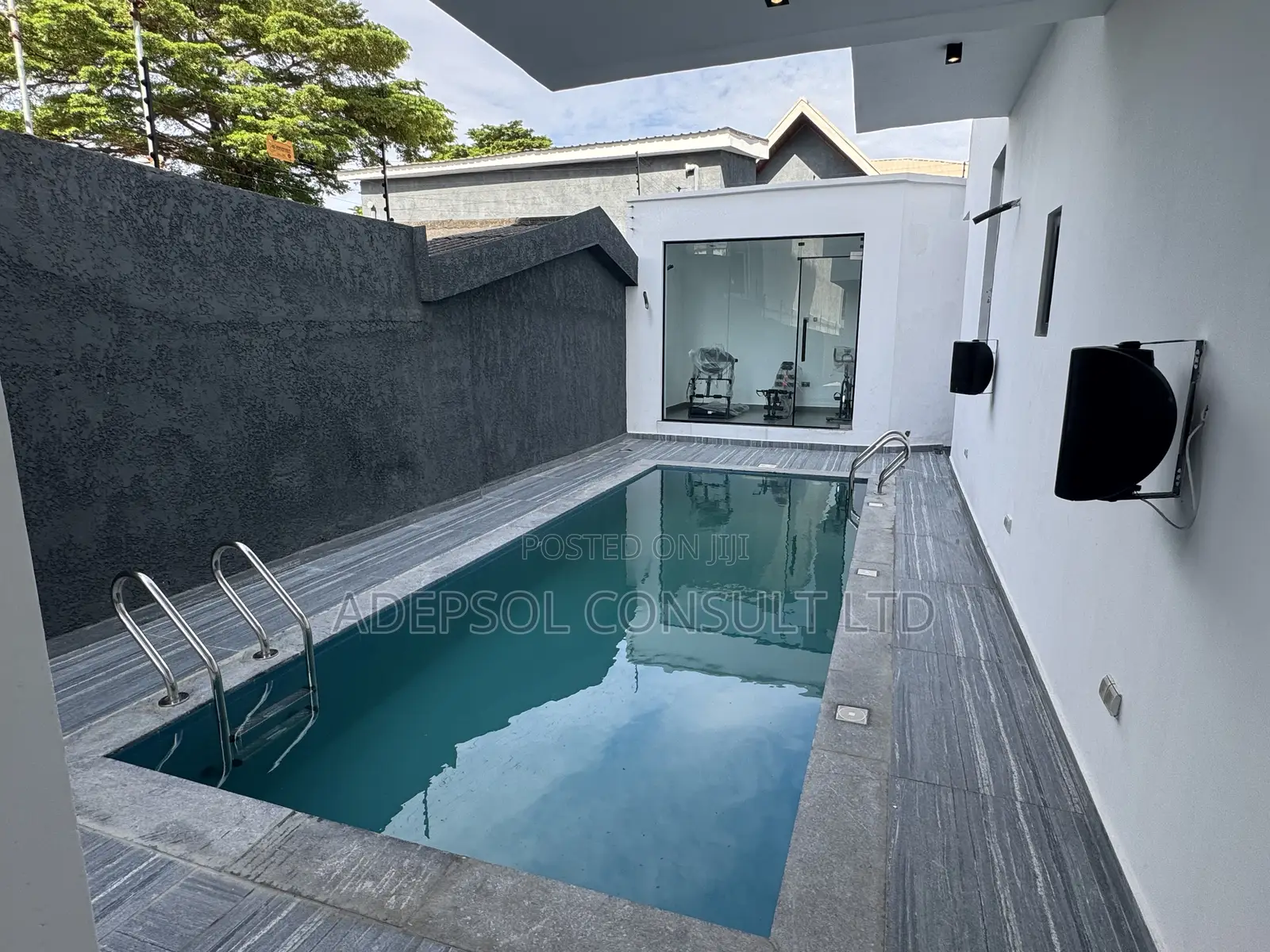 5bdrm Duplex in Lekki Phase 1 for sale in Lekki Phase 1