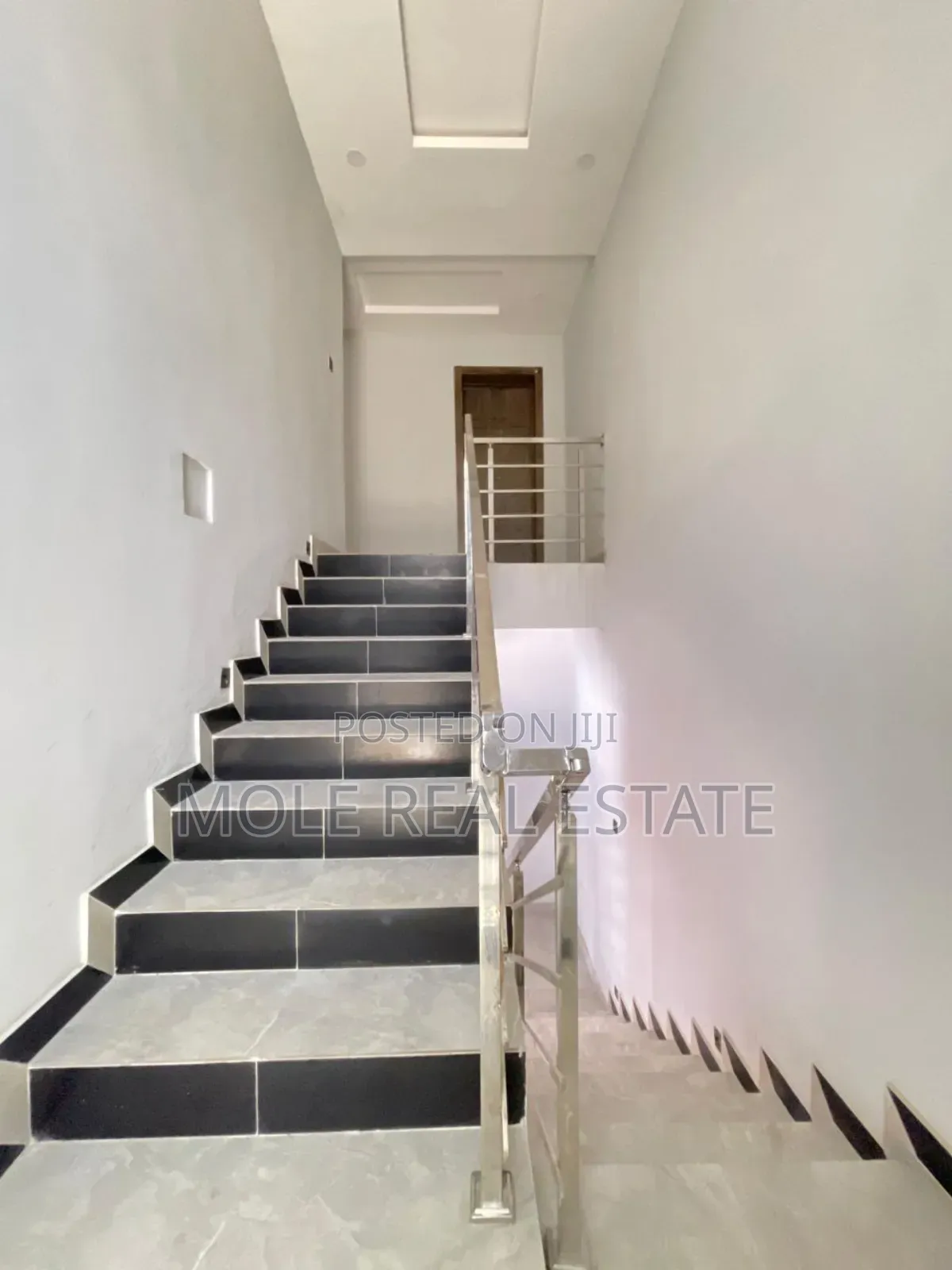 1,200sqm Shoping Complex 150 Shops Broad Street Lagos in Adeniyi Jones