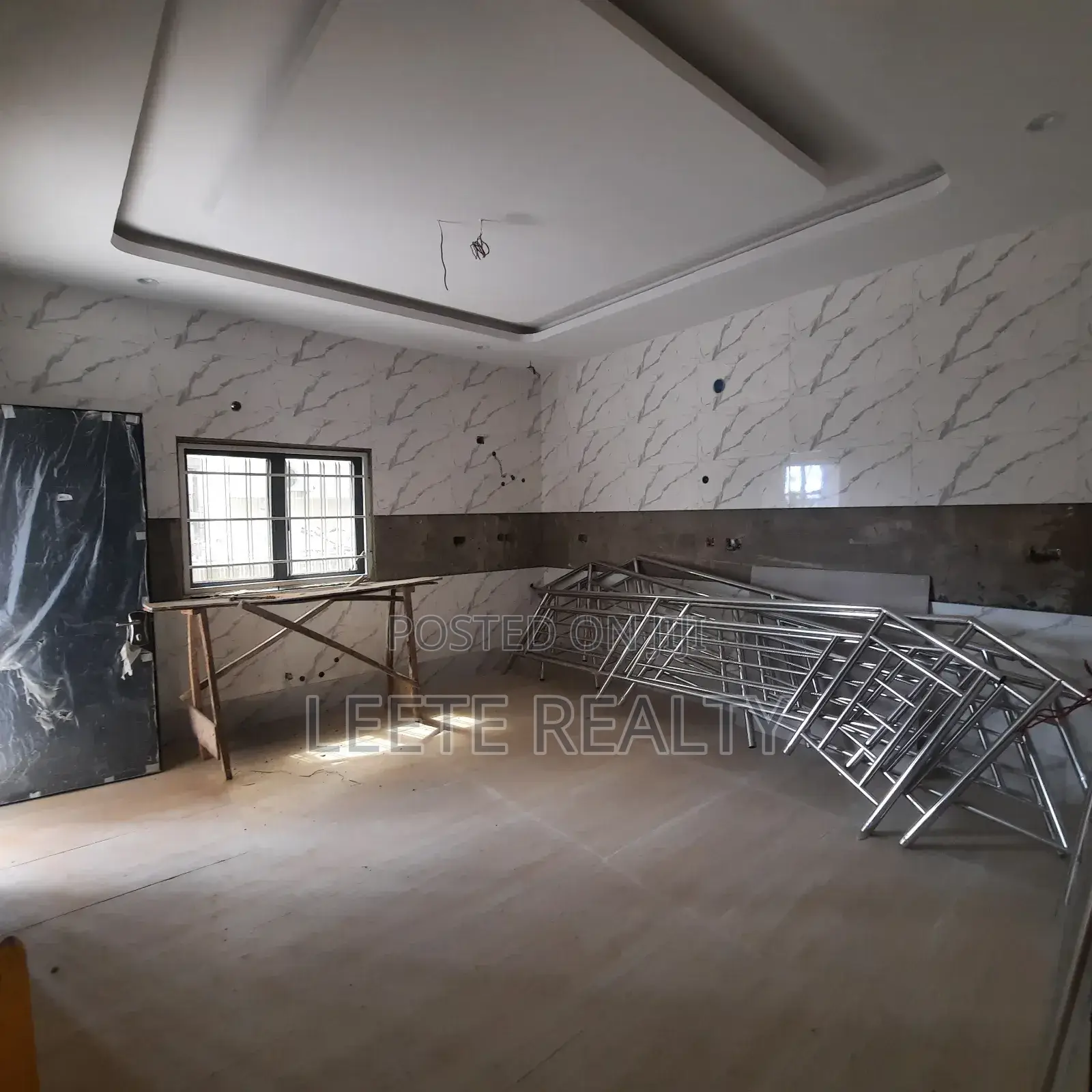 5bdrm Duplex in Apo Resettlement for sale in Apo Resettlement