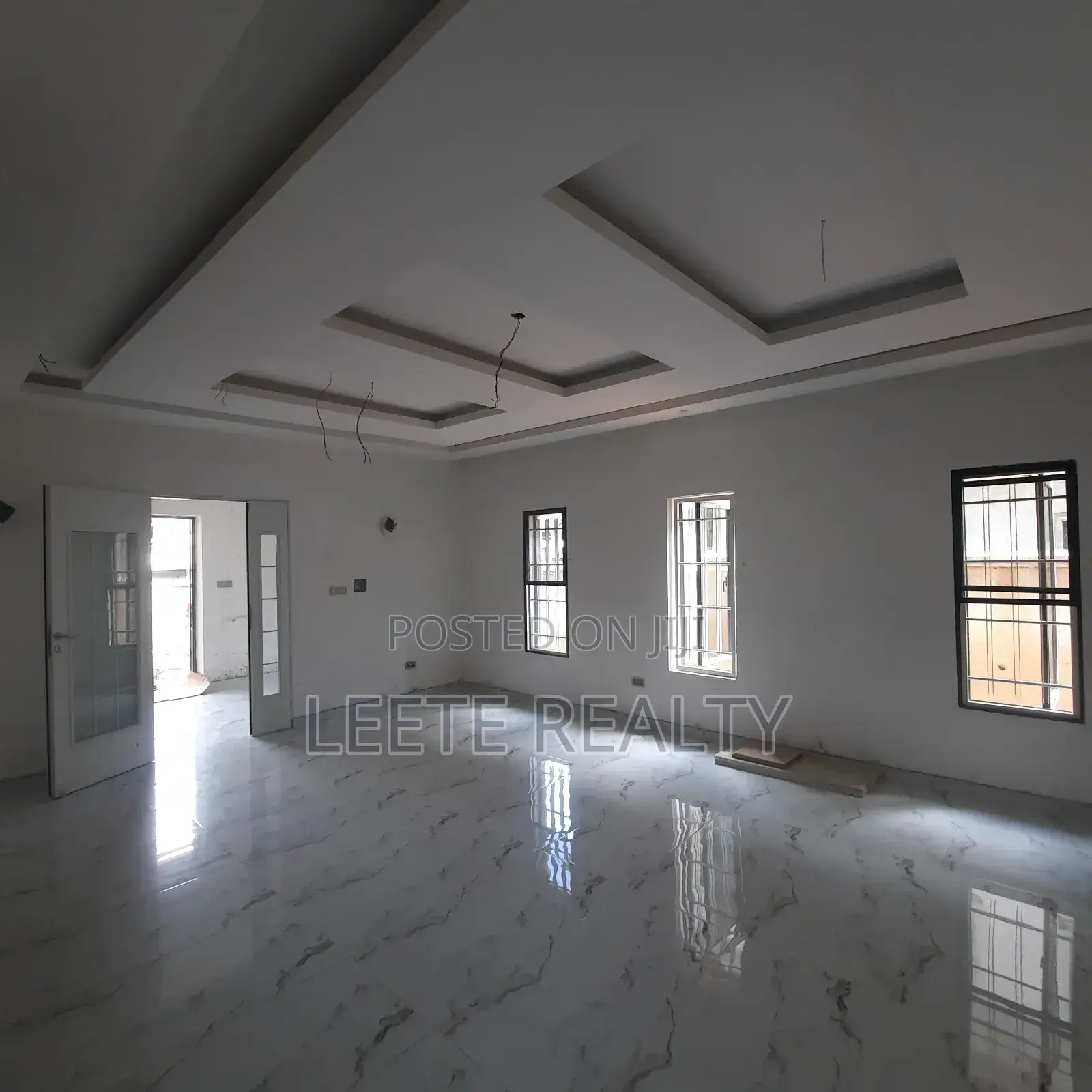 5bdrm Duplex in Apo Resettlement for sale in Apo Resettlement