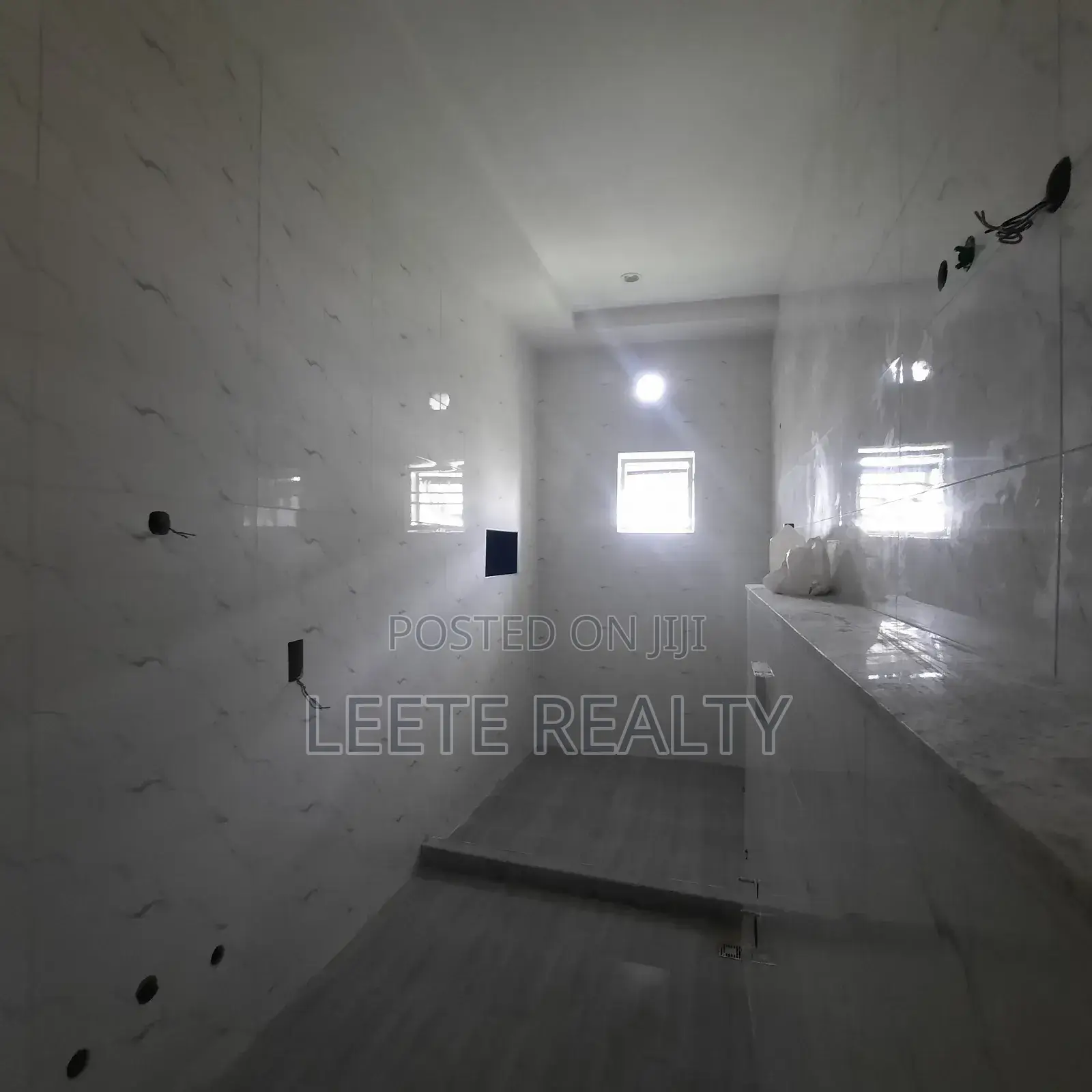 5bdrm Duplex in Apo Resettlement for sale in Apo Resettlement