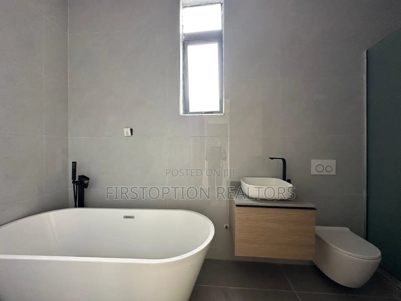 4bdrm Townhouse / Terrace in Chevron for rent in Chevron