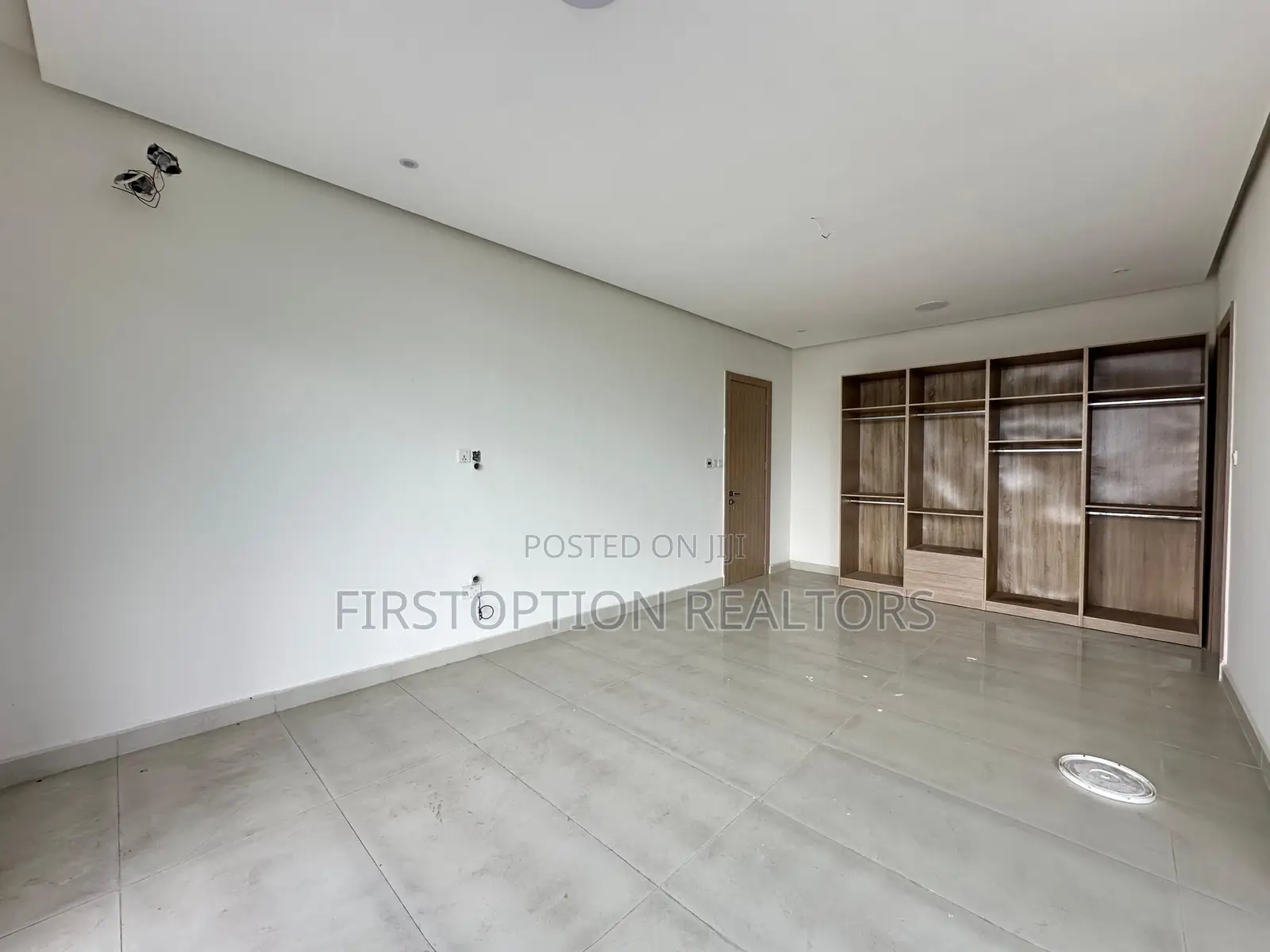 4bdrm Townhouse / Terrace in Chevron for rent in Chevron