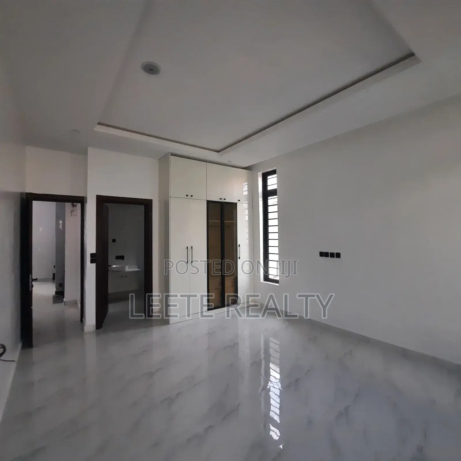 5bdrm Duplex in Apo Resettlement for sale in Apo Resettlement