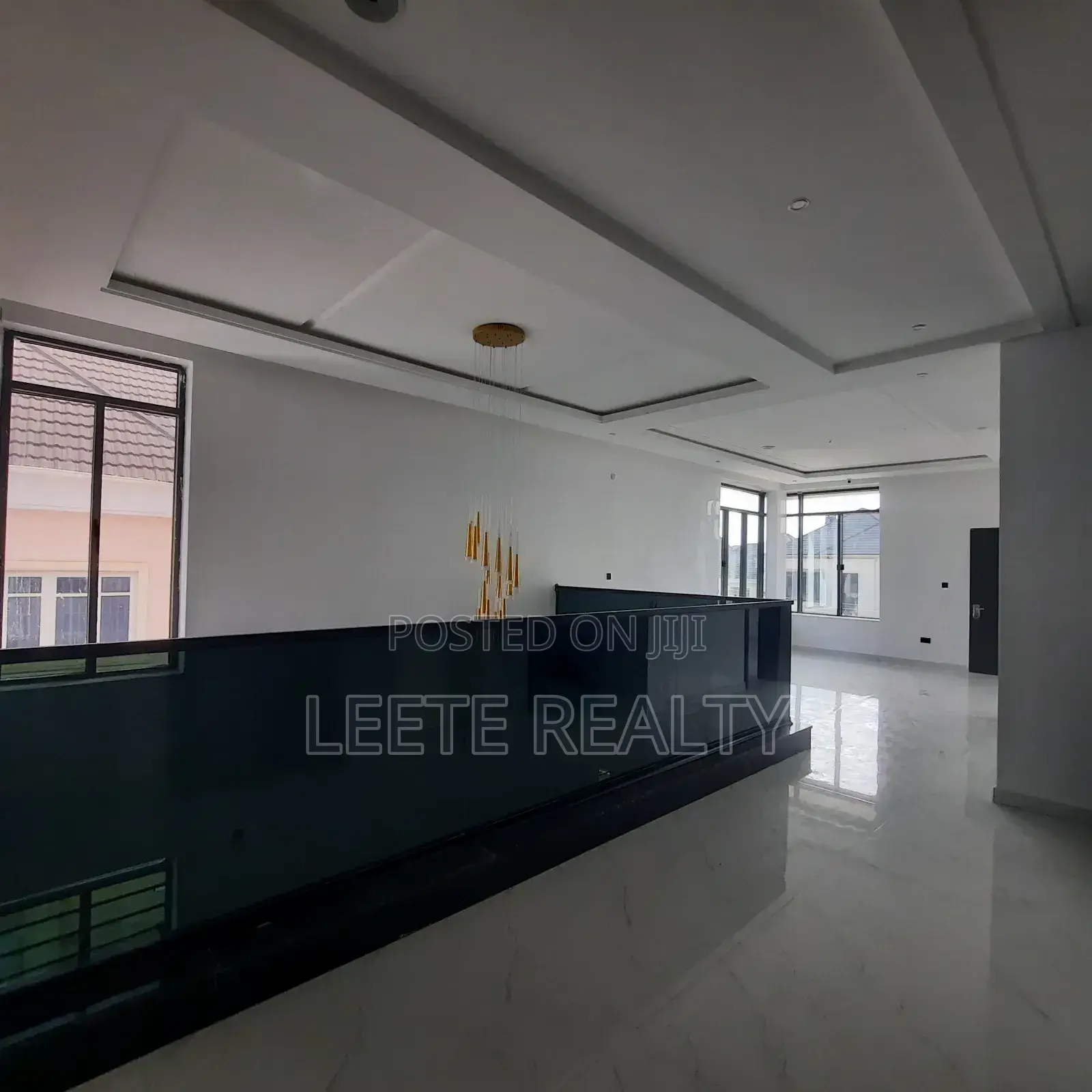 5bdrm Duplex in Apo Resettlement for sale in Apo Resettlement