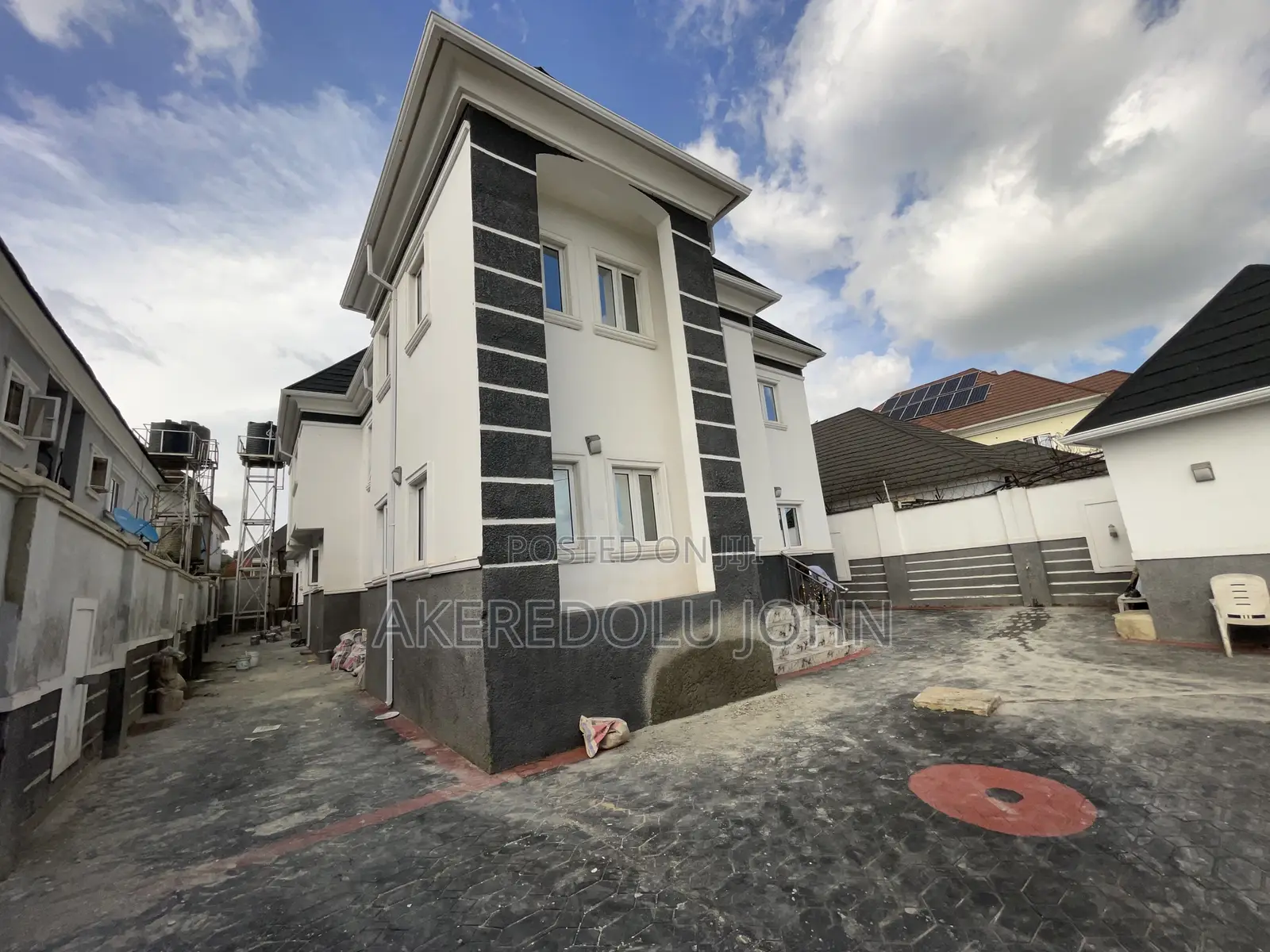 5bdrm Duplex in Apo Resettlement for sale in Apo Resettlement
