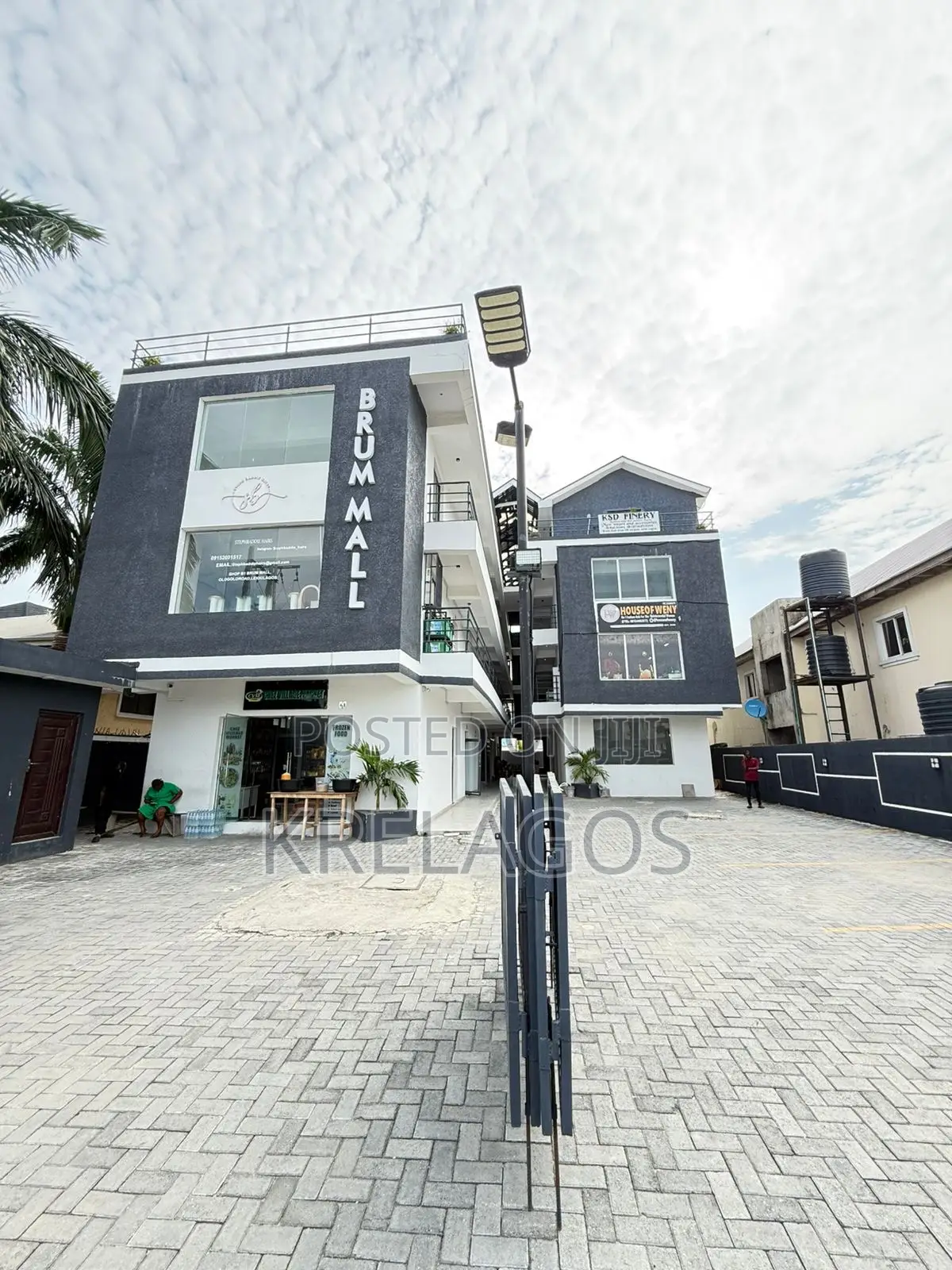  Hot Commercial Spaces for Sale in Ologolo, Lekki! in Ologolo