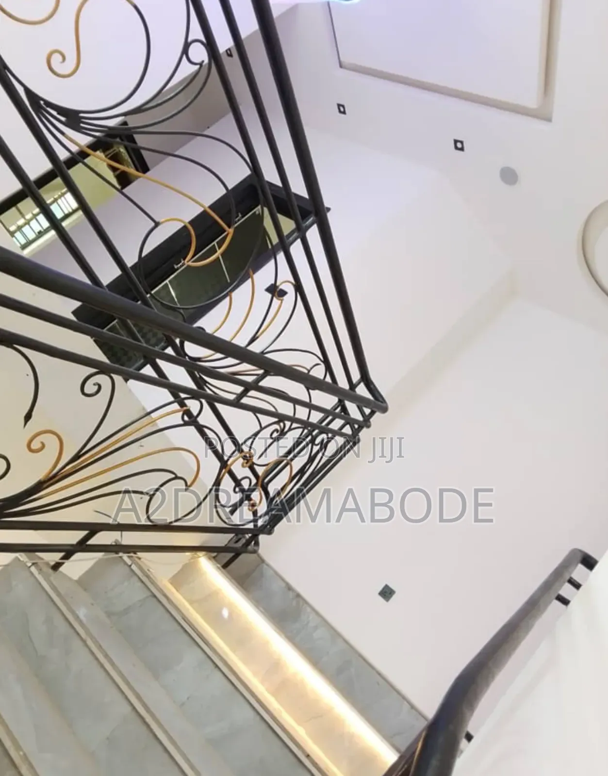 5bdrm Duplex in Omole Phase 2 for sale in Omole Phase 2