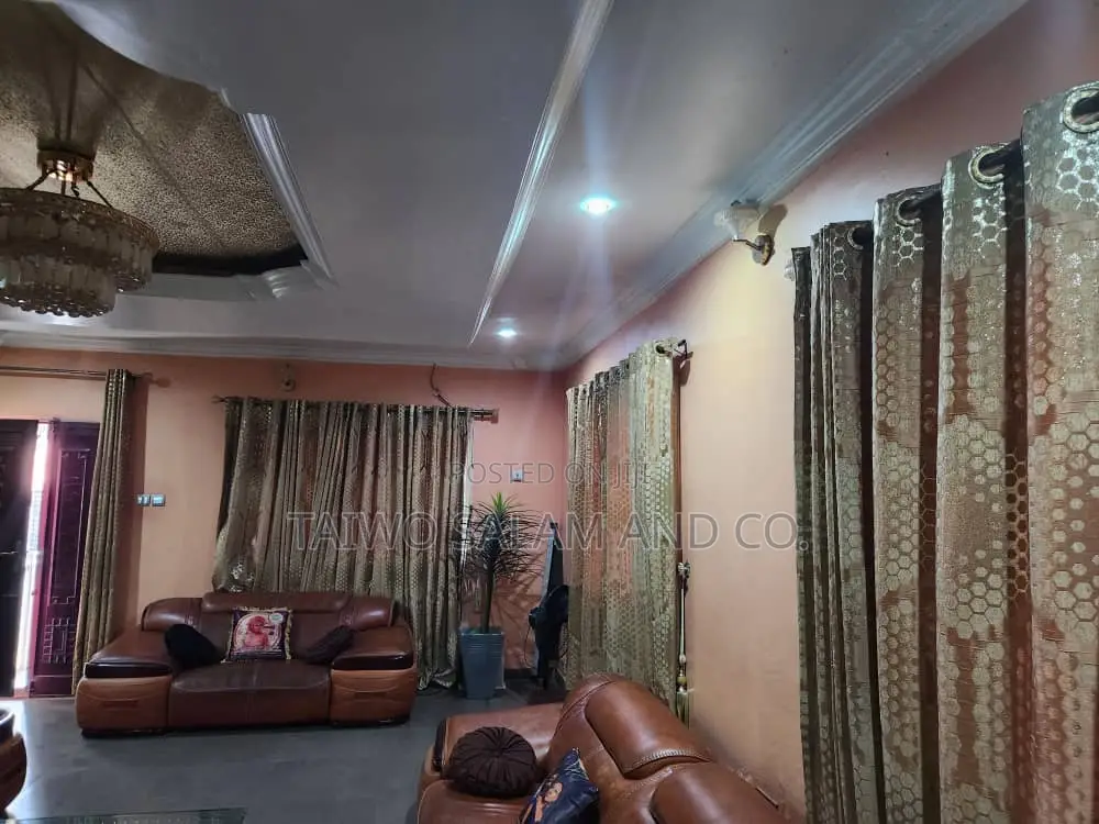3bdrm Bungalow in Apata for sale in Apata
