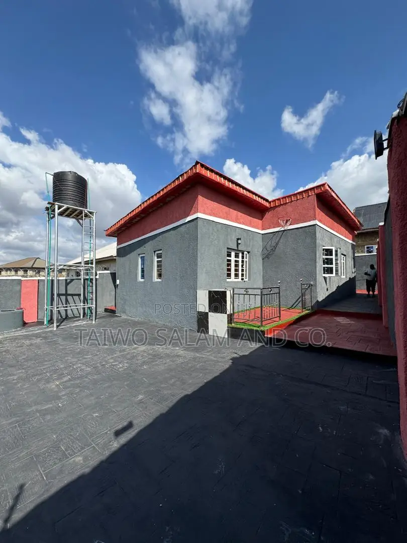 3bdrm Bungalow in Akala Express for sale in Akala Express