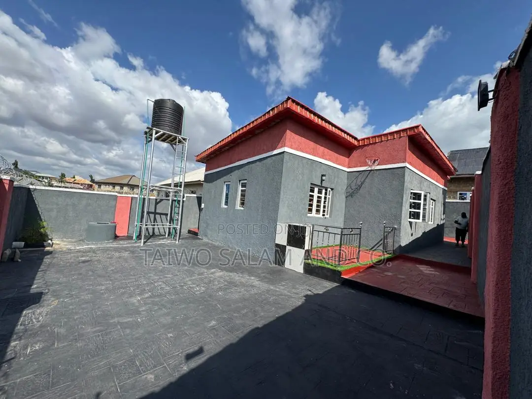 3bdrm Bungalow in Akala Express for sale in Akala Express