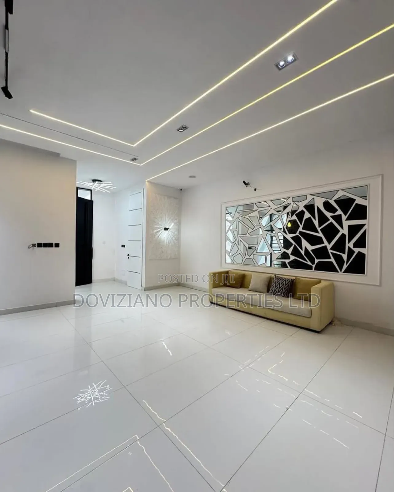 5bdrm Duplex in Ikota for sale in Ikota