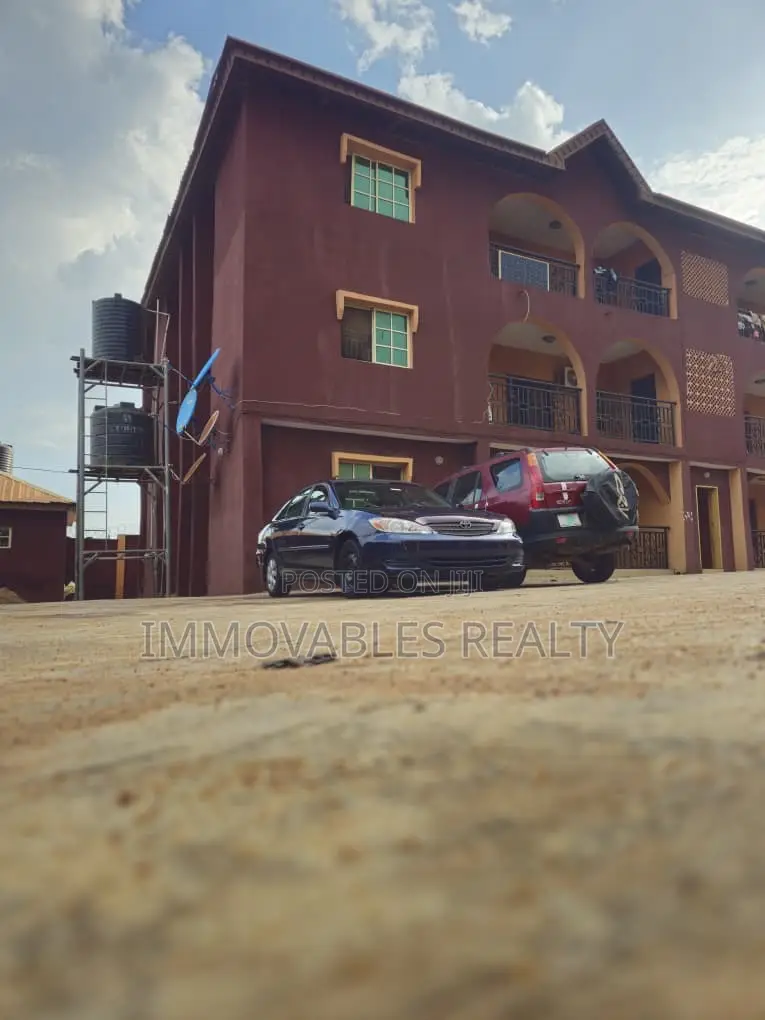 3bdrm Apartment in Olomore, Abeokuta South for sale in Abeokuta South
