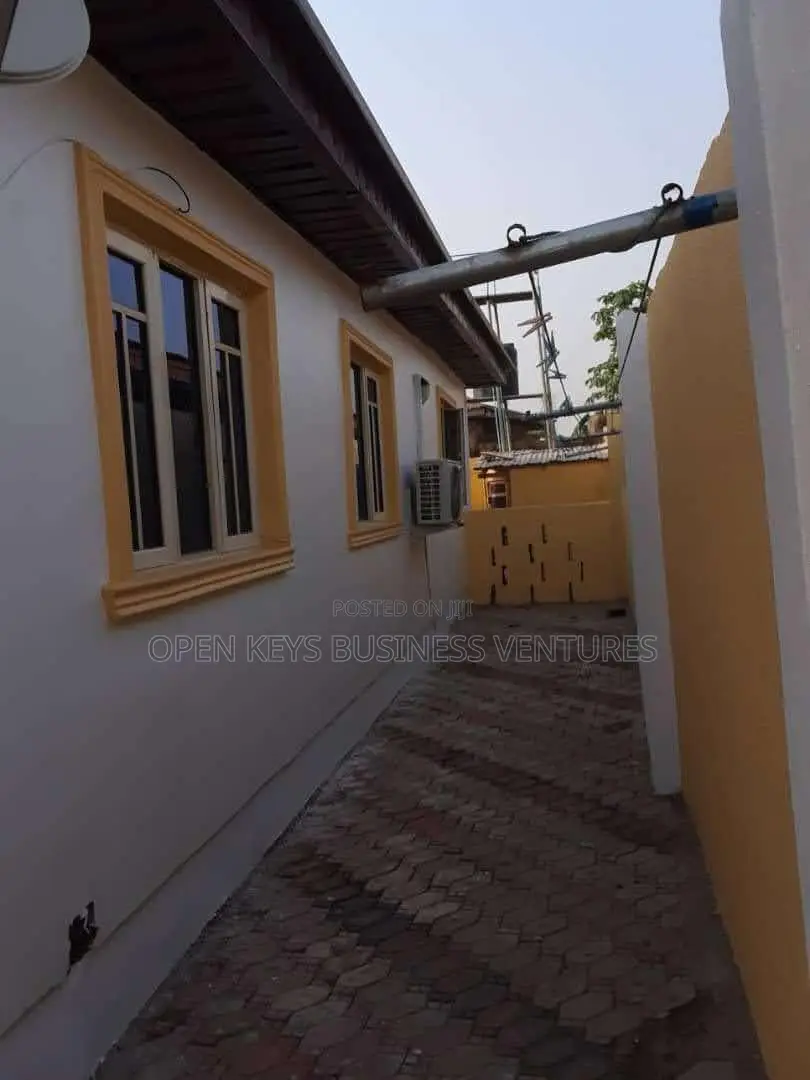 Furnished 3bdrm Bungalow in Akuru Elebu, Akala Express for sale in Akala Express