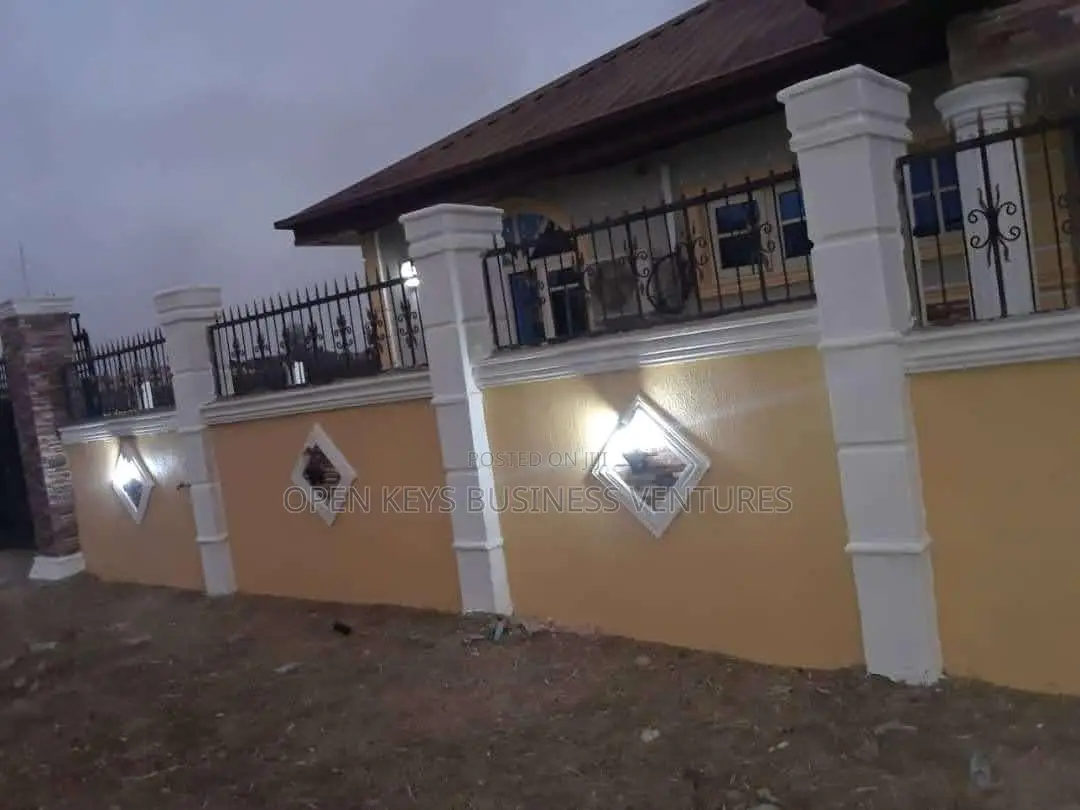 Furnished 3bdrm Bungalow in Akuru Elebu, Akala Express for sale in Akala Express