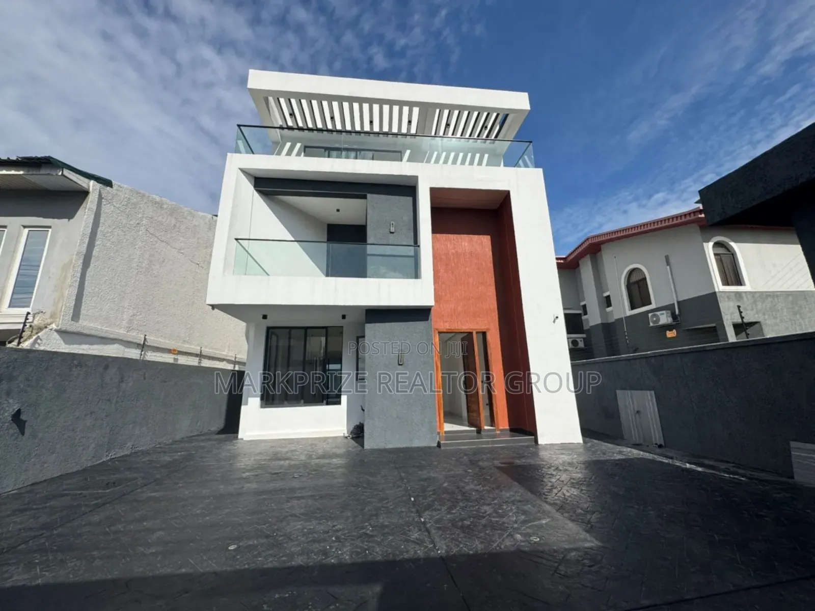 5bdrm Duplex in Lekki Phase 1 Lagos for sale in Lekki Phase 1