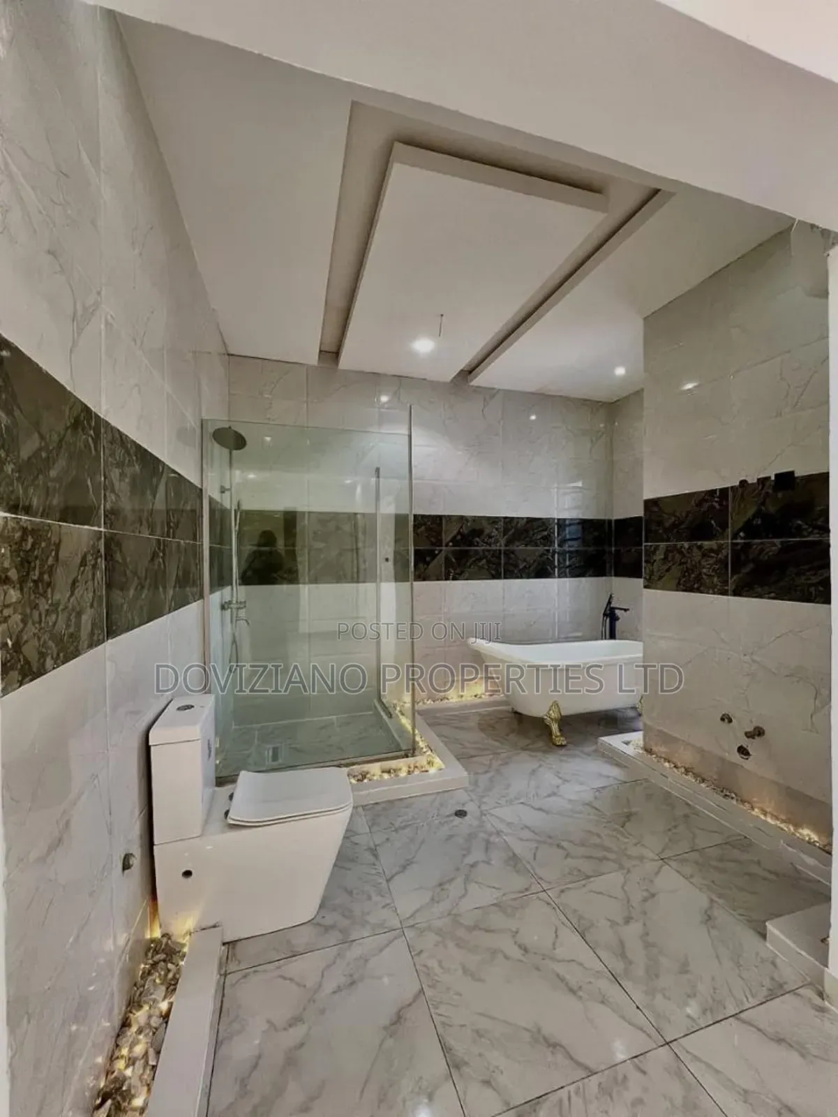 5bdrm Duplex in Osapa london for sale in Osapa london