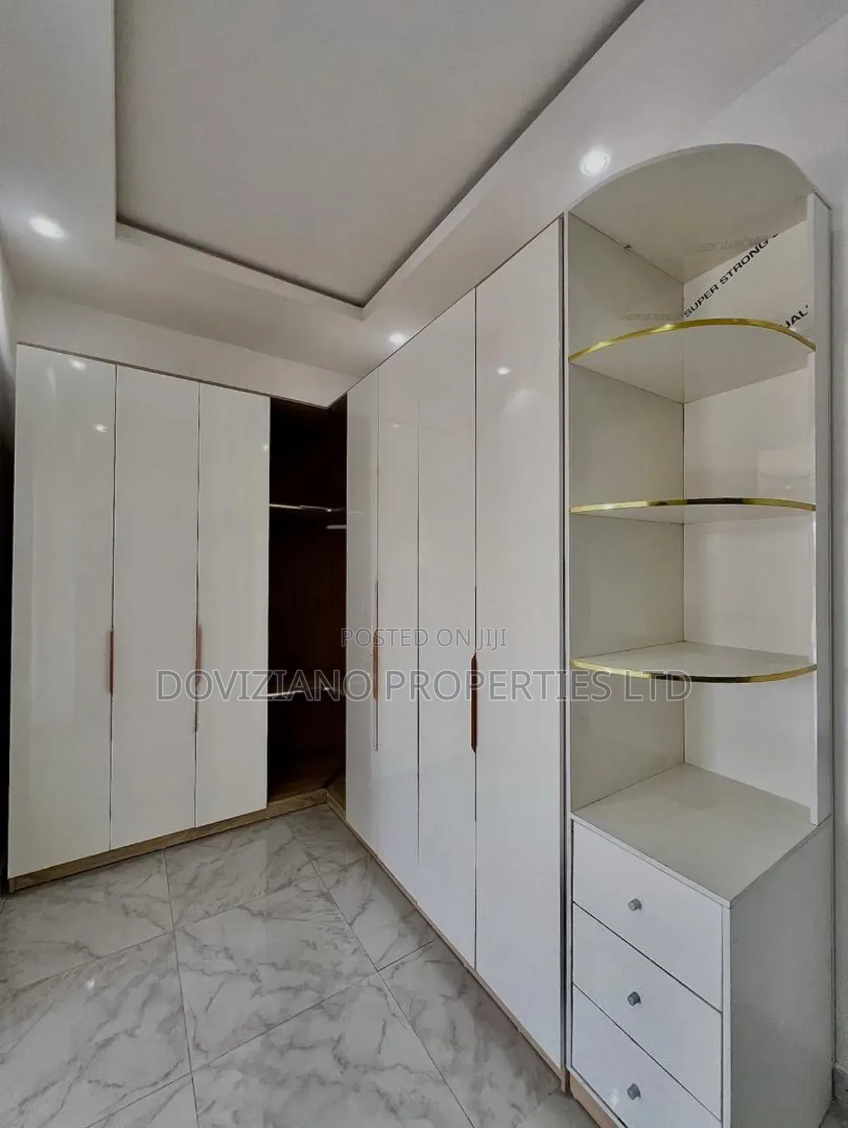 5bdrm Duplex in Osapa london for sale in Osapa london