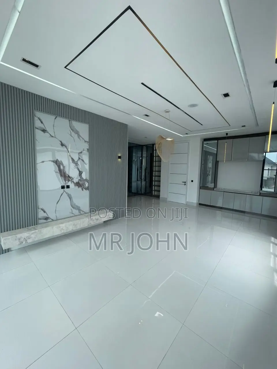 5bdrm Mansion in Second Toll Gate for sale in Lekki