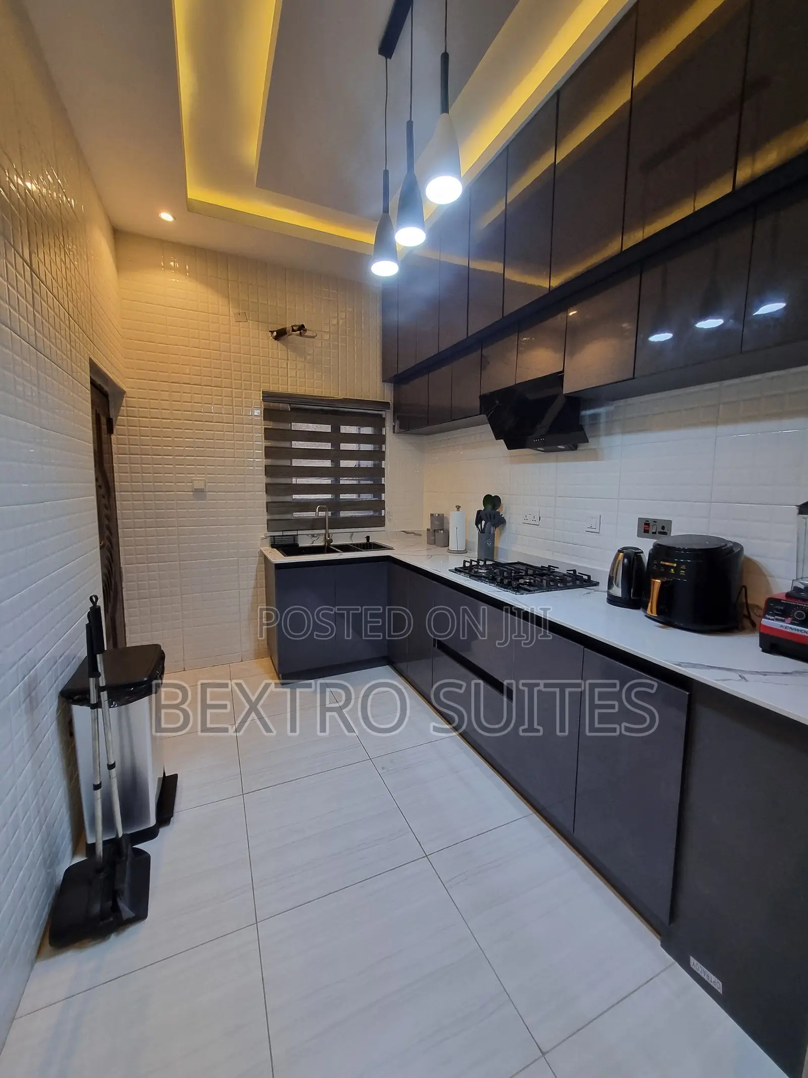 Elegant Comfy 2br Apt - 24/7 Electricity, W/Machine, Wifi in GRA Phase 1