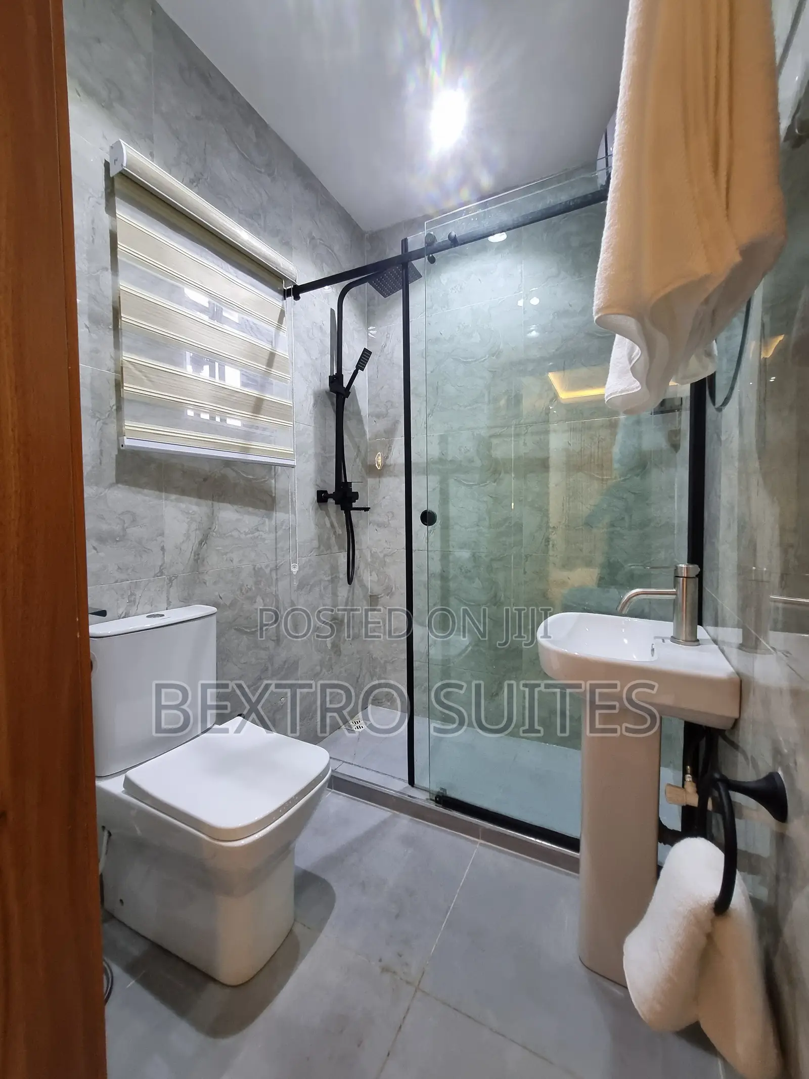Elegant Comfy 2br Apt - 24/7 Electricity, W/Machine, Wifi in GRA Phase 1